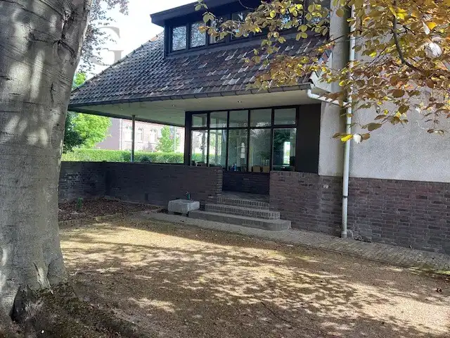 Interbellum villa in Bree centrum foto 47