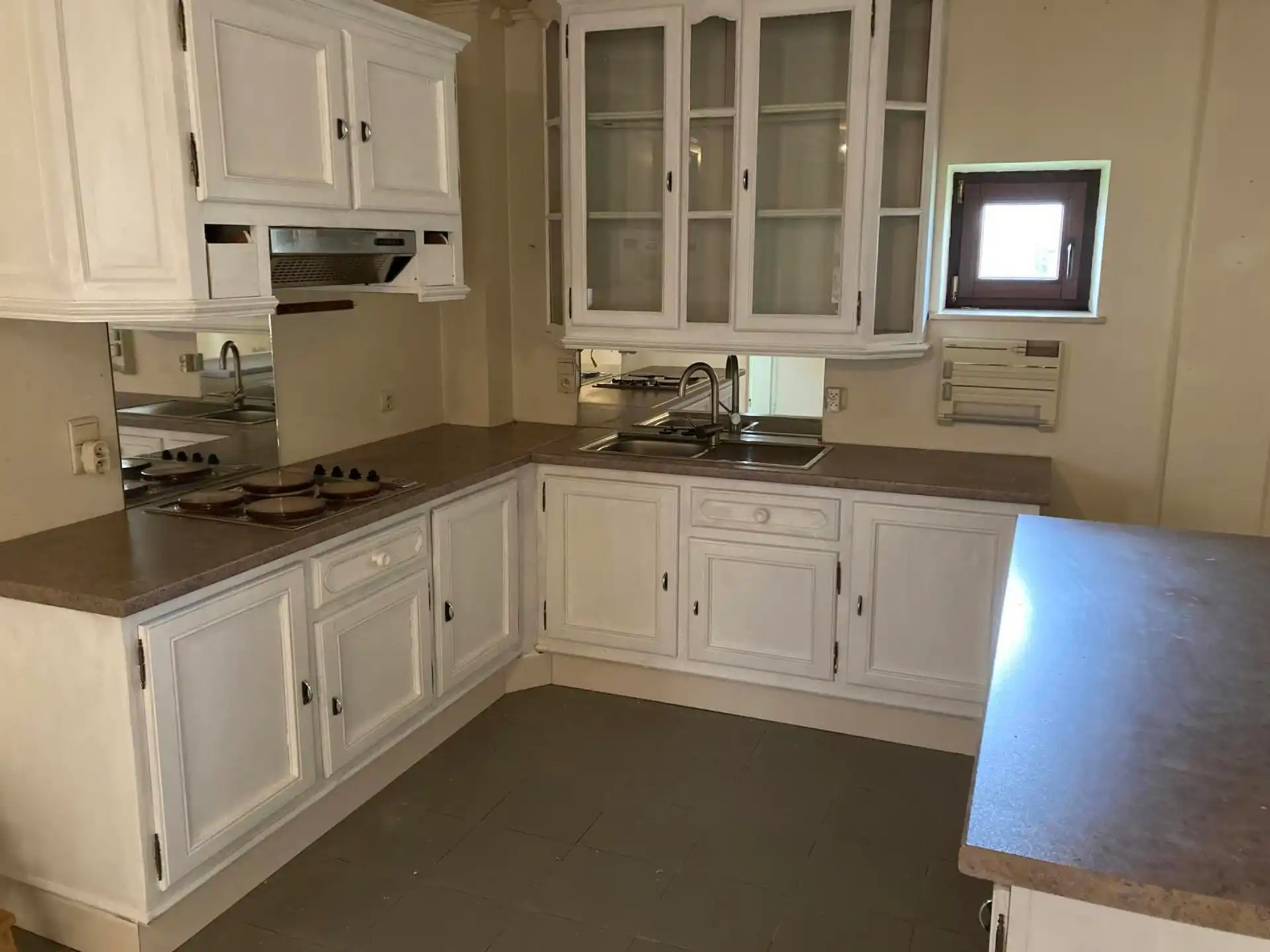 BURST - Interessante opbrengsteigendom van zeven units foto 12