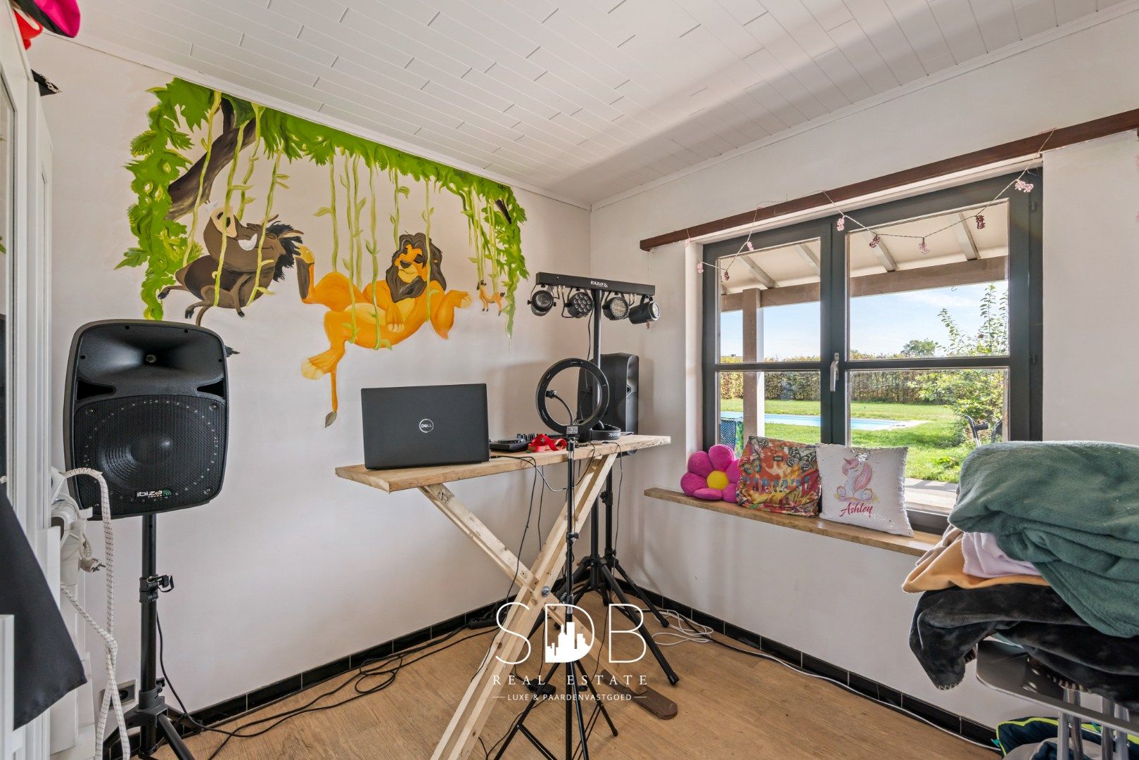 Prachtige landelijke woning met hippische accommodatie op 2,5hectare foto 15