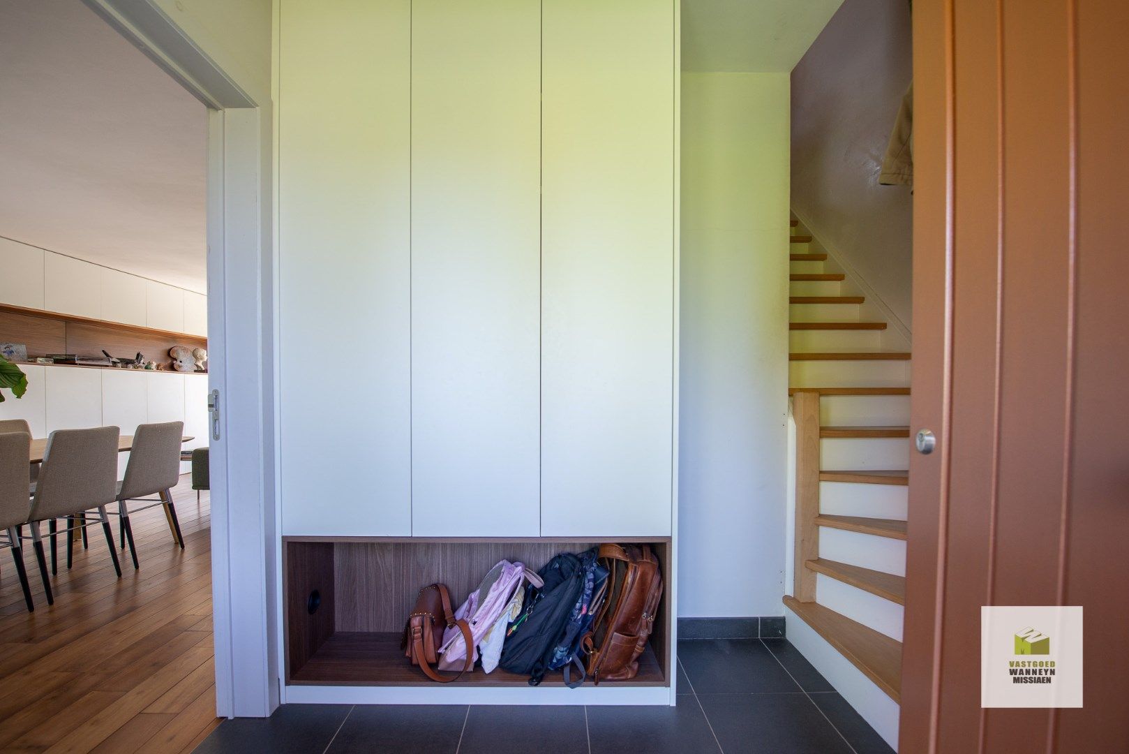 Recente instapklare woning met 3 slpk op perceel van 687m2 in centrum Sint-Jan (Wingene) foto 4