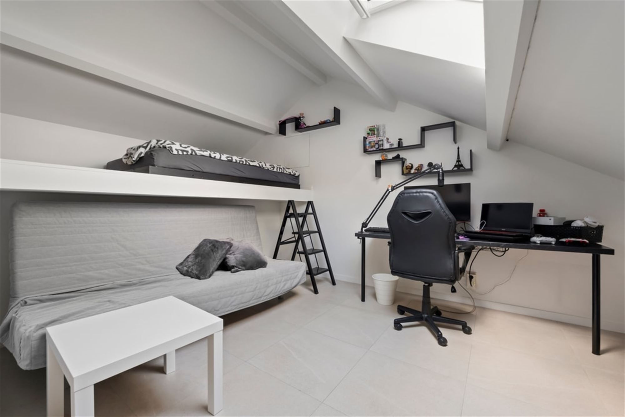 UNIEKE DESIGNWONING MET MODERNE AFWERKING EN STIJVOLLE ARCHITECTUUR foto 54