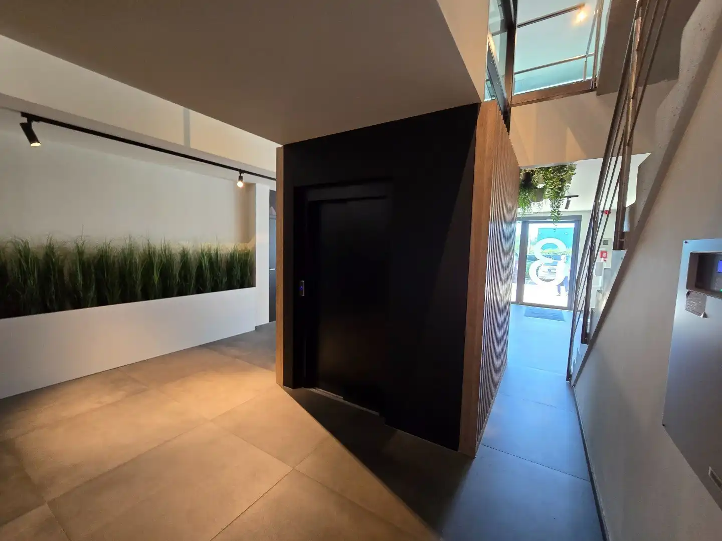 Terbeschikkingstelling van infrastructuur in vernieuwde kantoren met parking, v.a. 21 m², Genk-Noord foto 33