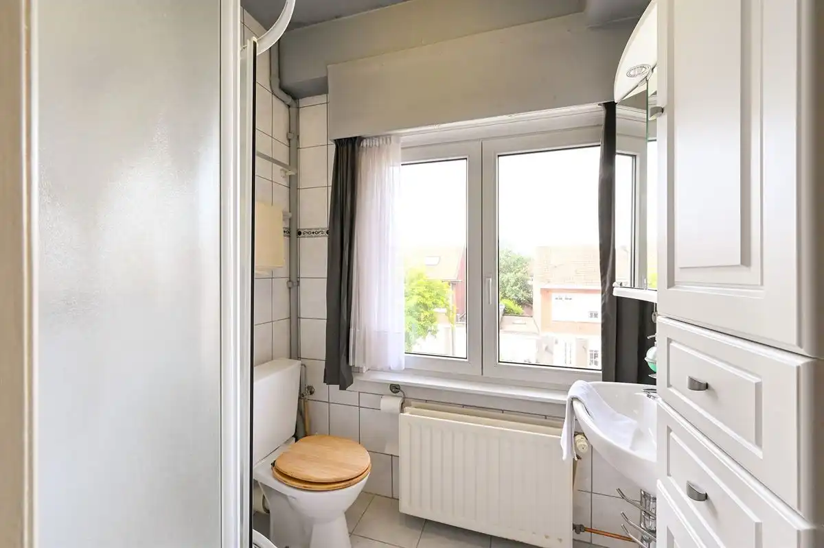 Bel-etage in leuke woonwijk foto 9