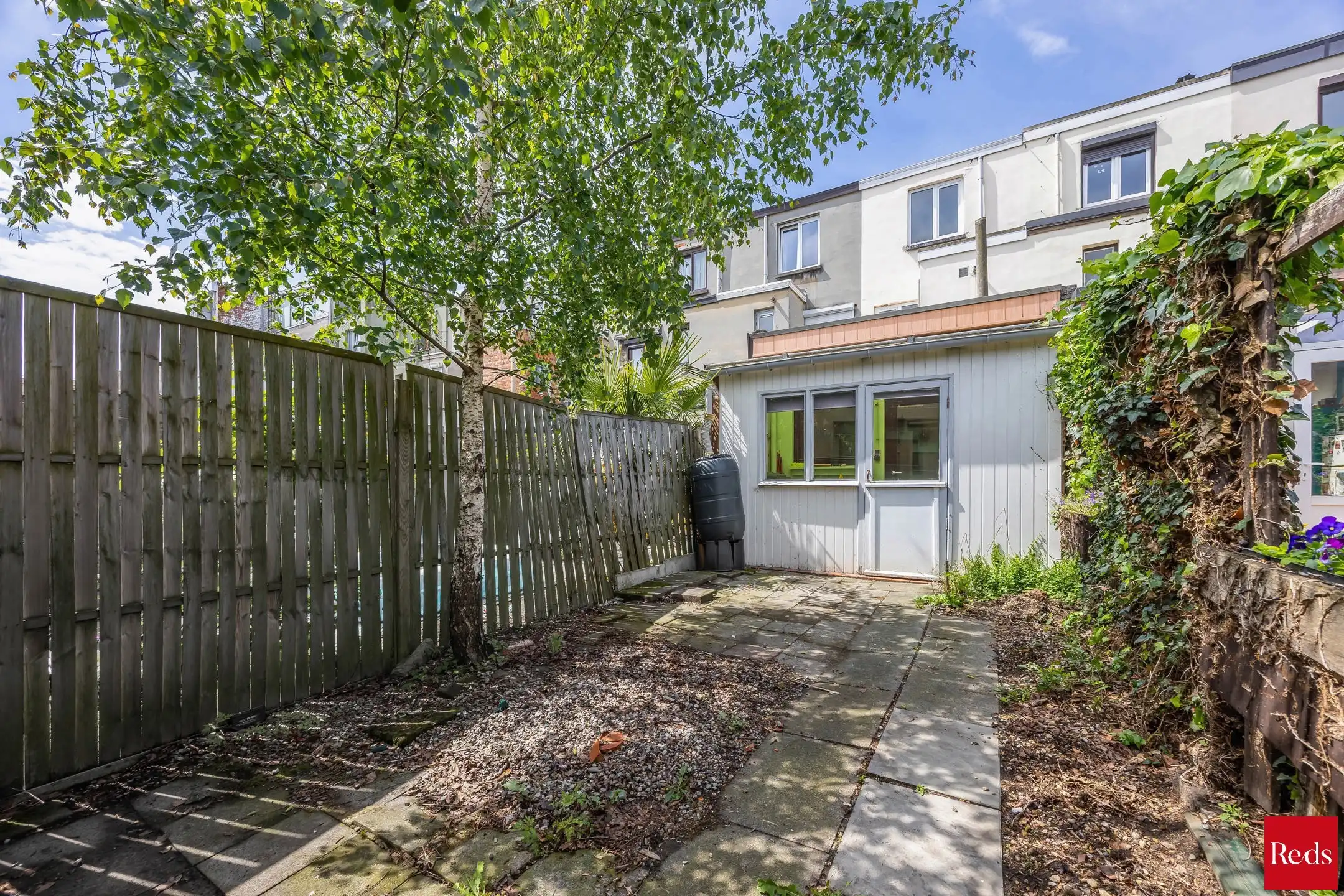 te renoveren woning met 3 ruime slaapkamers , garage en tuin foto 11