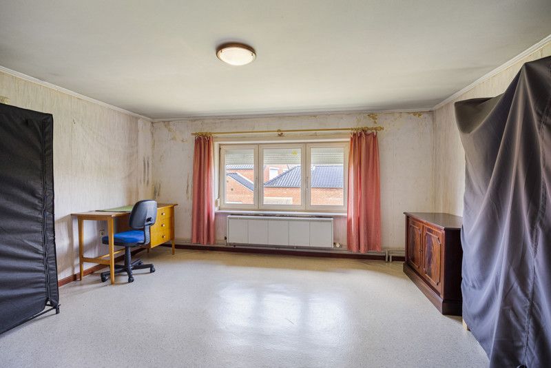 Ruime woning met loods op een perceel van 14are foto 23