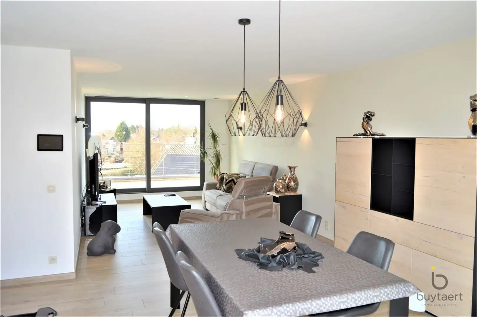 Gezellig Appartement met 2 Slaapkamers in Schilde. foto {{pictureIndex}}