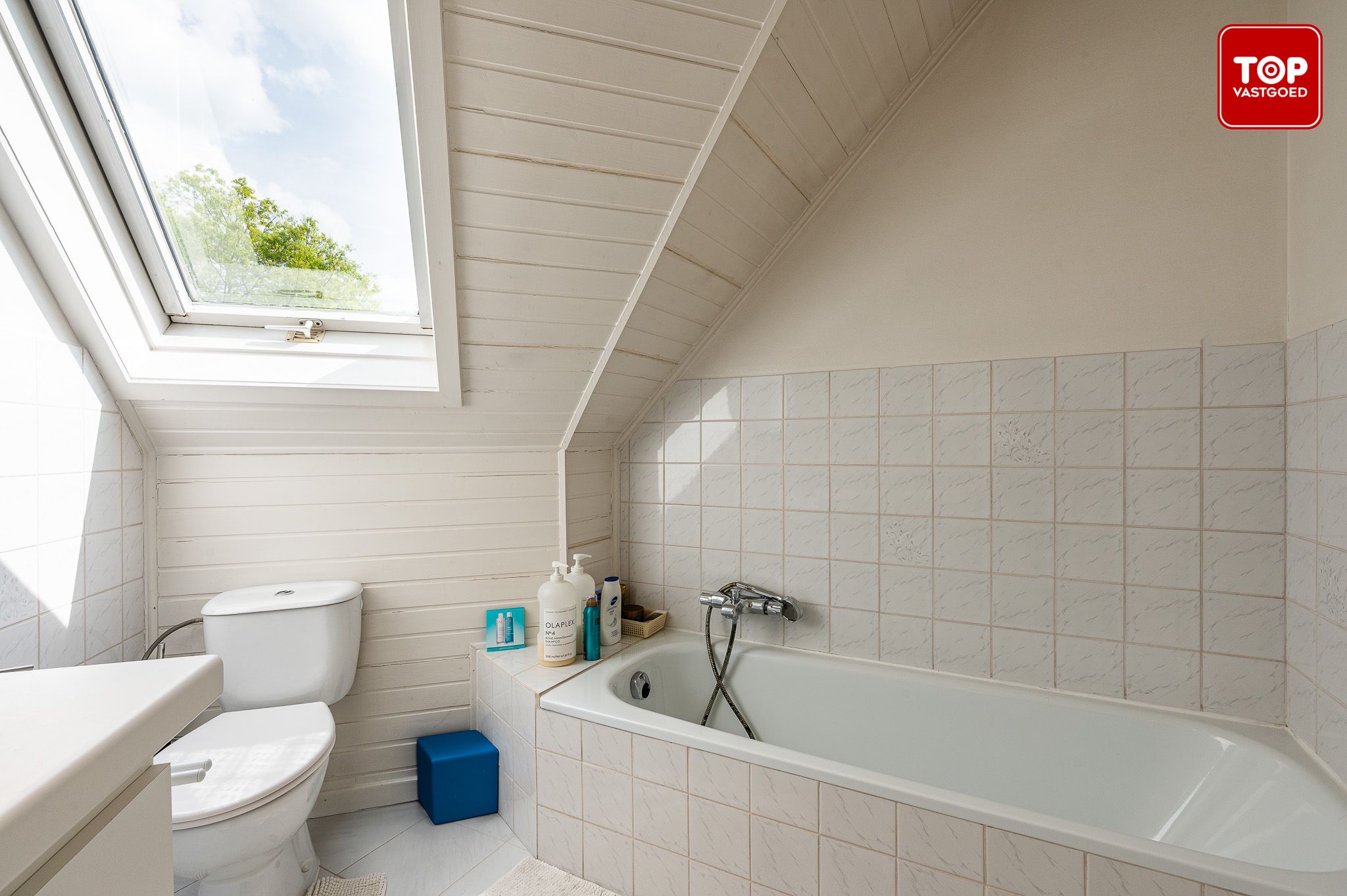 Exclusieve gezinswoning met een prachtige tuin, vijver en bureauruimte in groen Gentbrugge foto 19