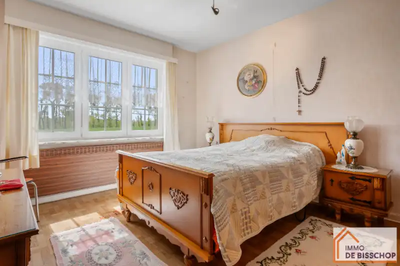 Karaktervolle woning met 3 slaapkamers, grote tuin en garage foto 11