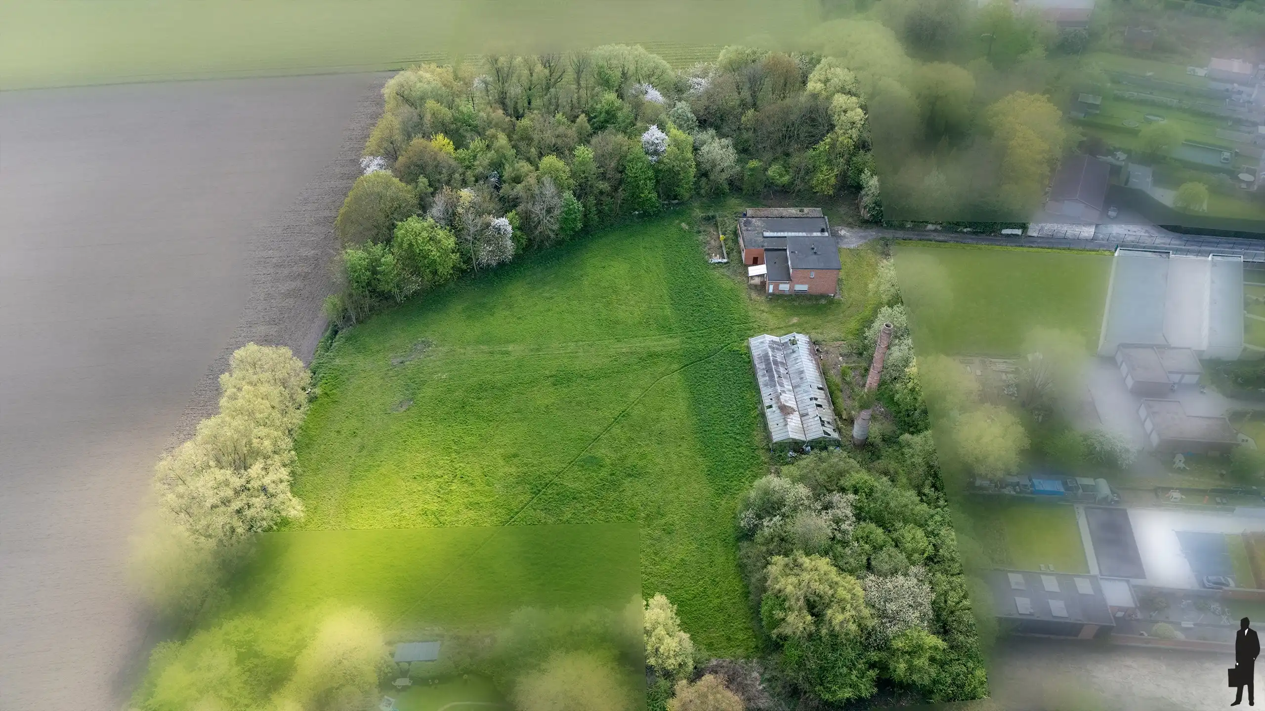 Unieke renovatiekans pal in het centrum van Aartselaar foto 23