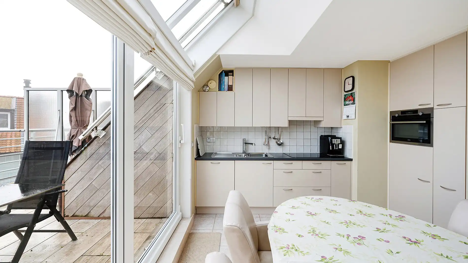 Penthouse met ruime terrassen nabij het strand te koop foto 9