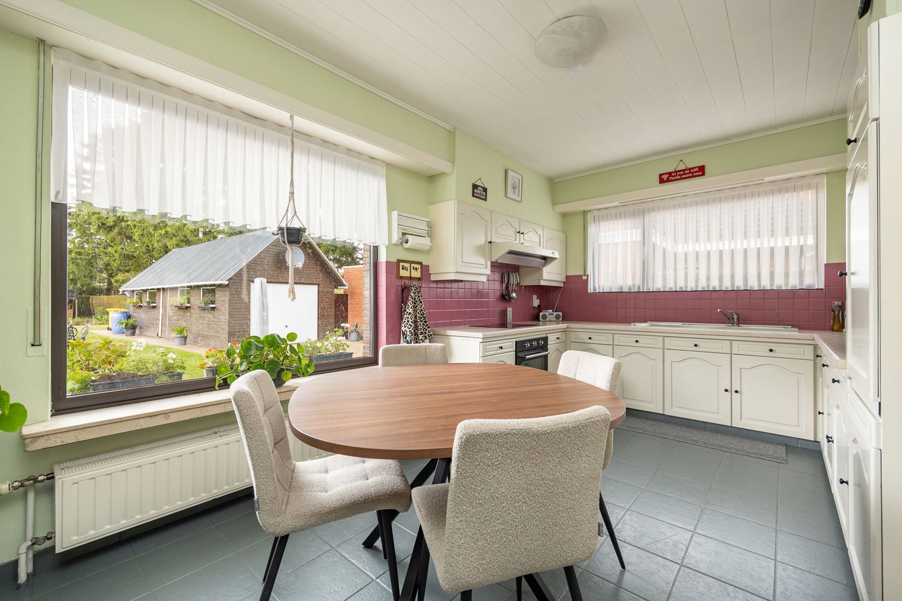 Ruime woning met 4 slks en 2 bdks op 886 m² foto 10