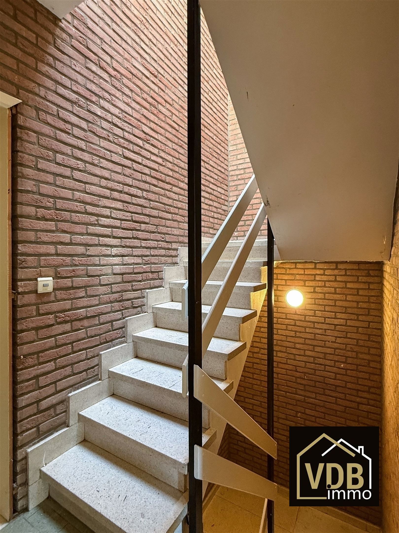 GERENOVEERD APPARTEMENT - 2 SLAAPKAMERS foto 37