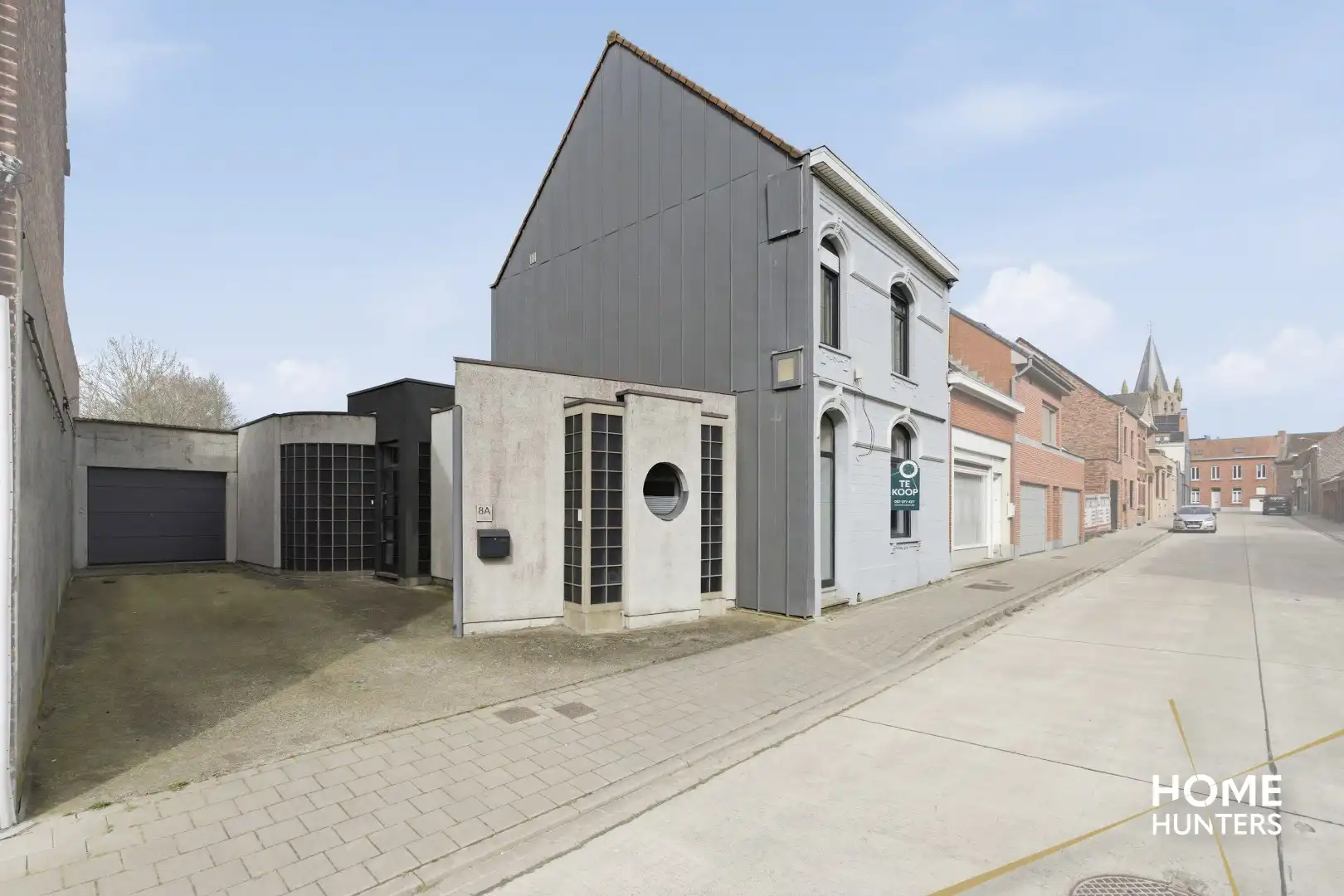 Instapklare halfopen woning met garage, tuin en 3 slaapkamers in de dorpskern van Nieuwkerke foto 2