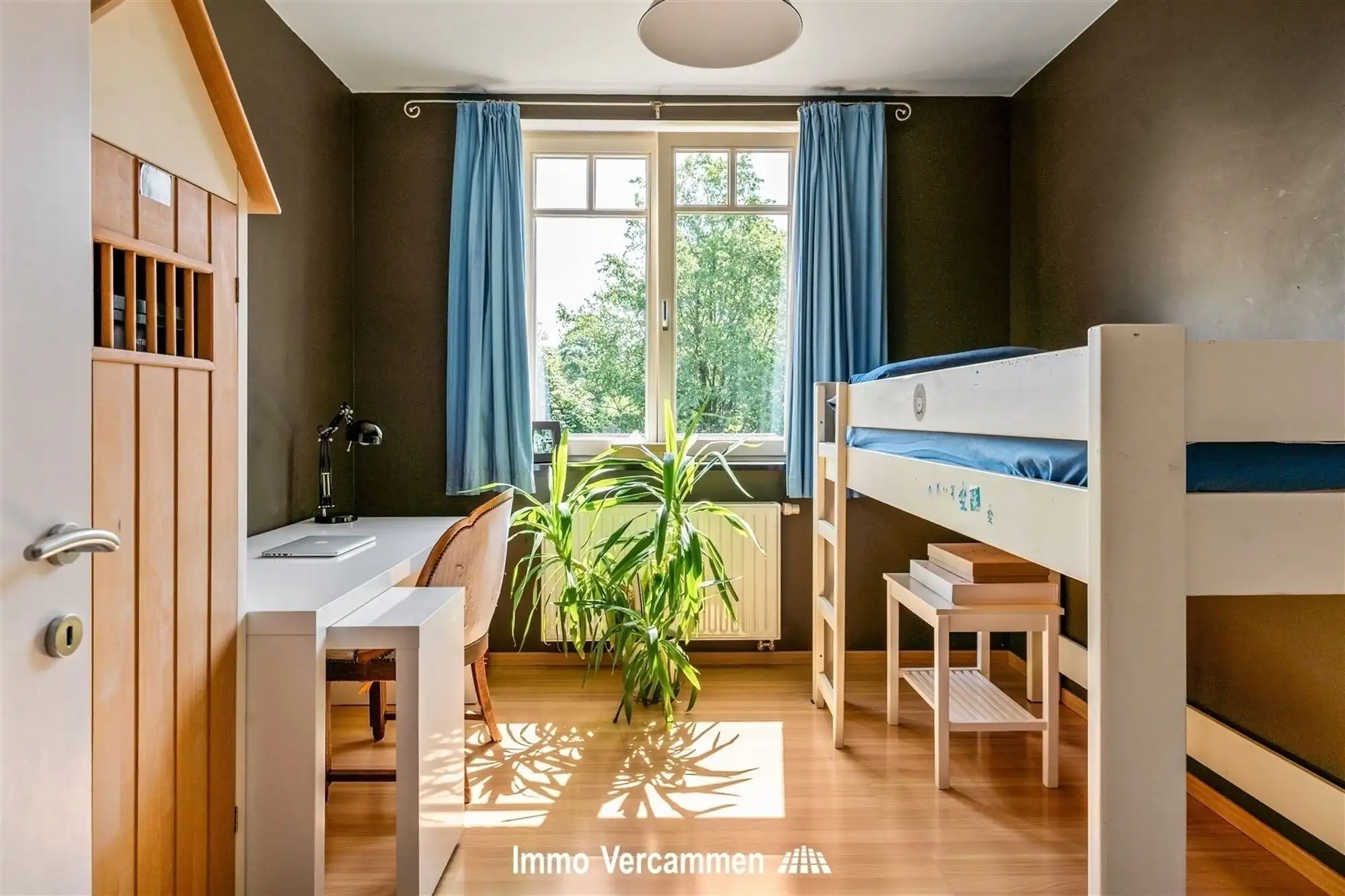 Elegante herenwoning met 4 slaapkamers, ruime zolder en zonnige tuin in Koningshooikt foto 12