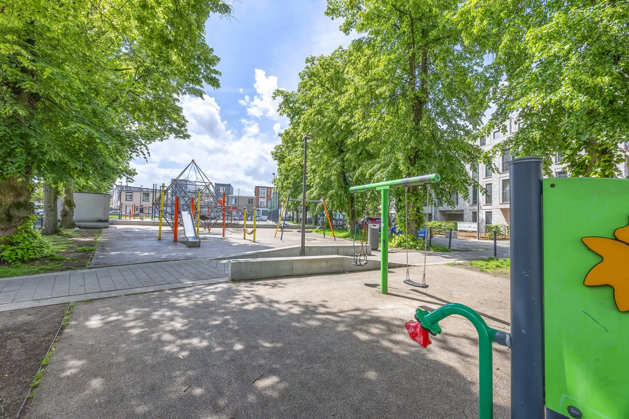 te renoveren woning met 3 ruime slaapkamers , garage en tuin foto 20