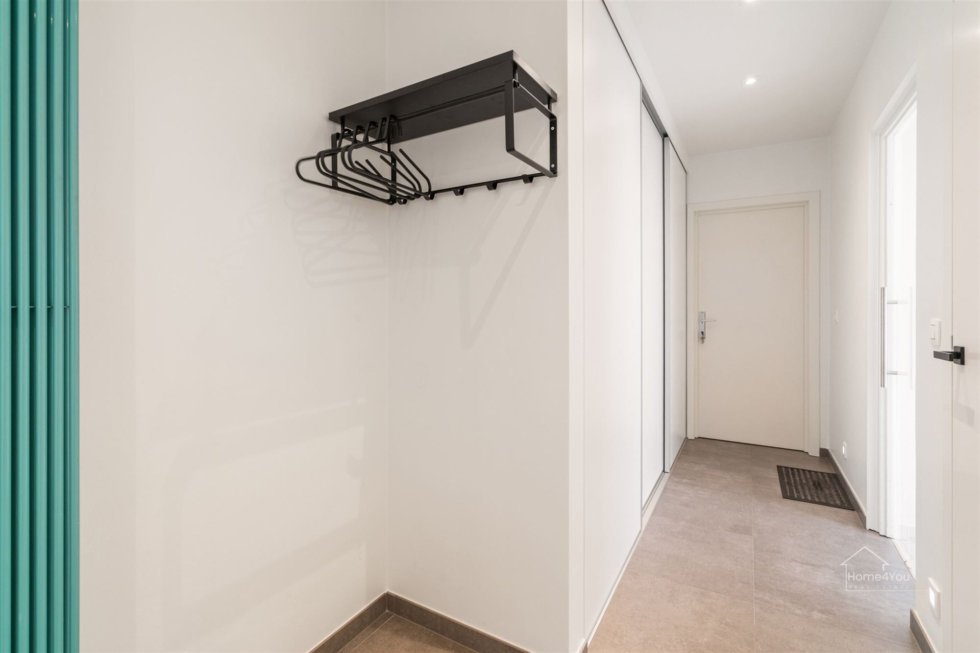 Ruim instapklaar appartement met groot Zuid-gericht terras! foto 4