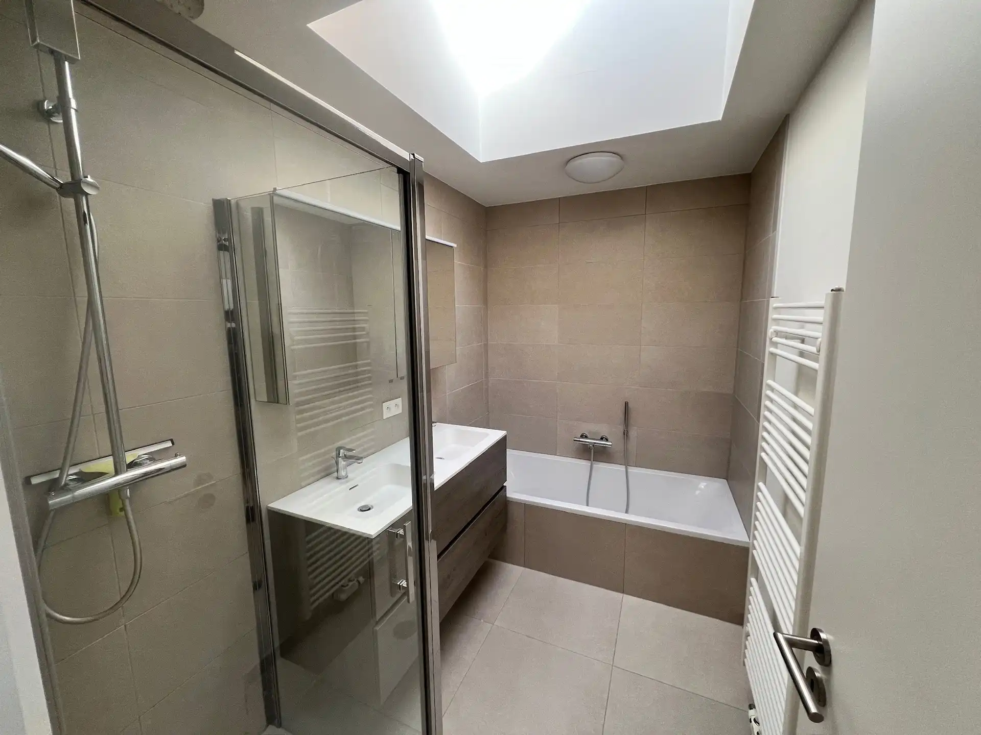 ANTWERPEN - Ruim duplex appartement met terras foto 10