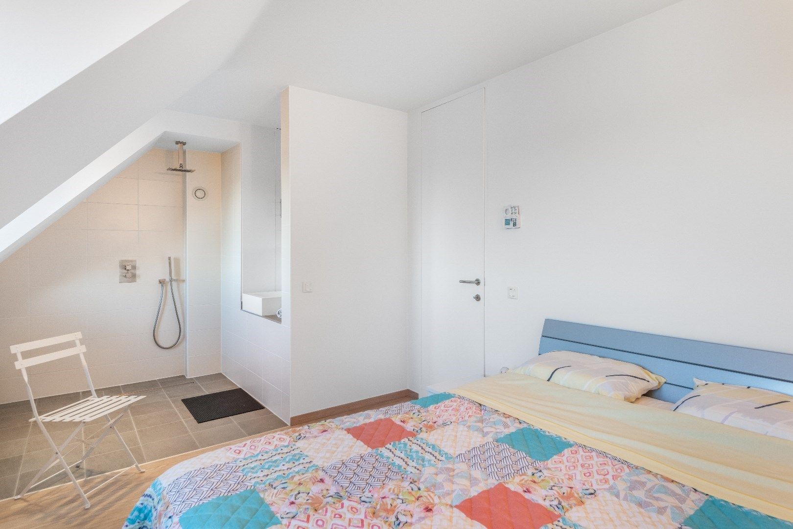 Ruim en lichtrijk doorzonappartement gelegen aan de zonnekant van de Lippenslaan foto 15
