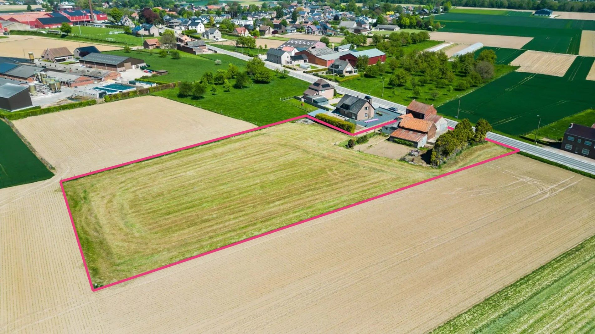 Renovatiewoning op perceel van 6854 m² foto 5