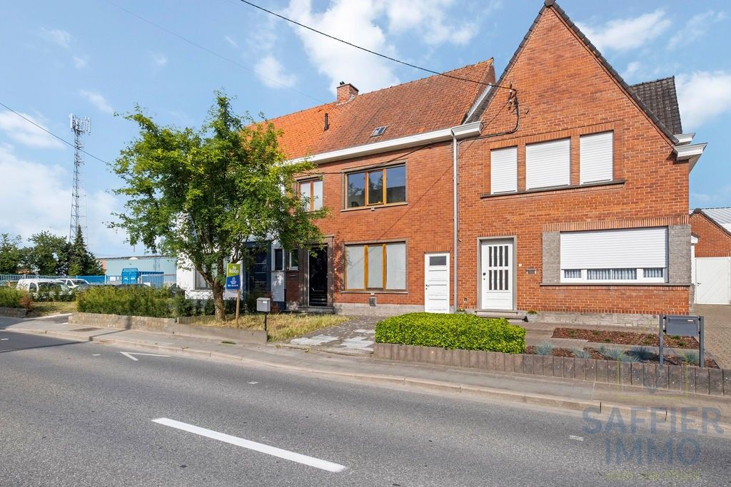 Ruime gezinswoning dicht bij het centrum van Hulste foto 3