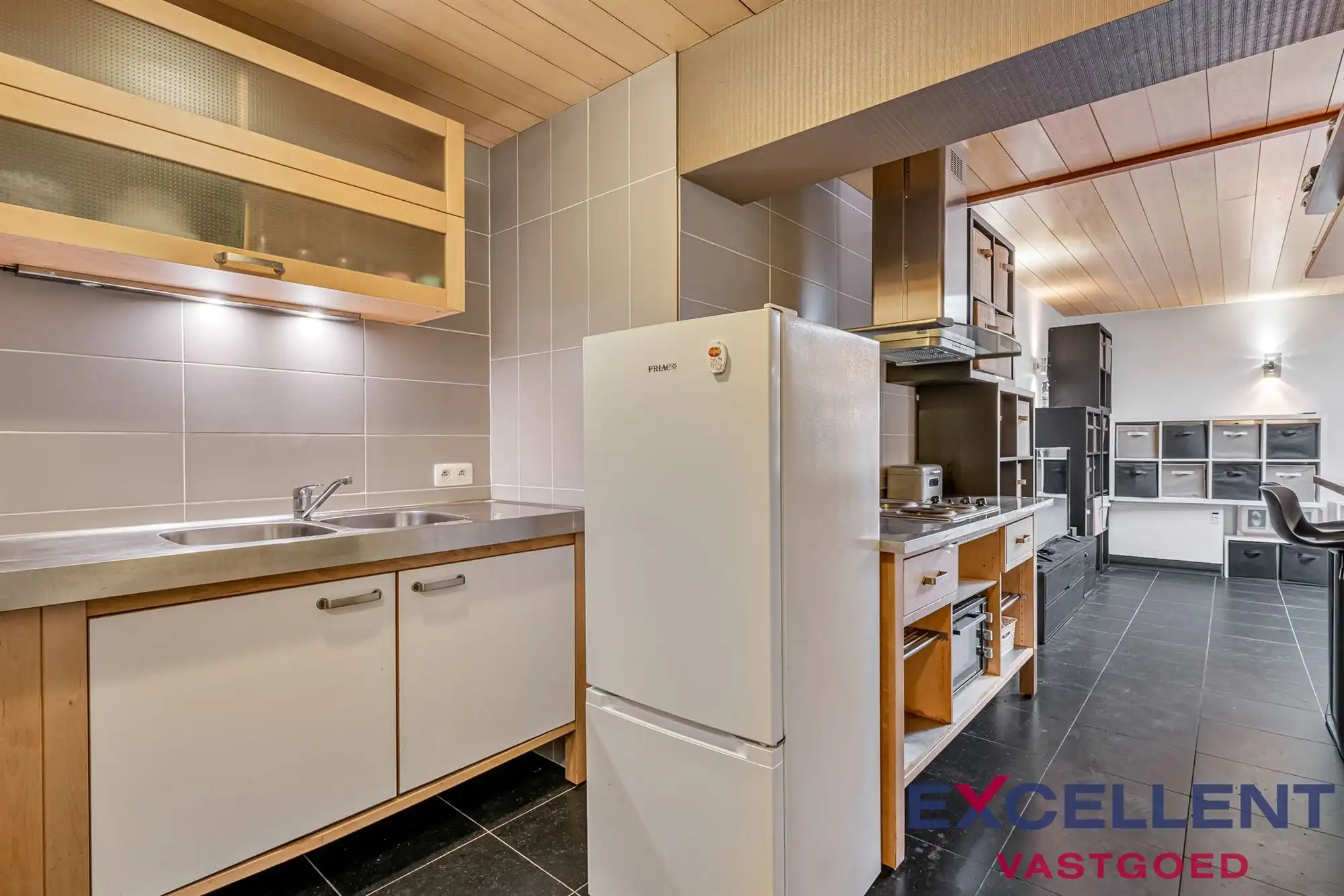 Gelijkvloerse handelsruimte met studio centrum Deinze te koop foto 11