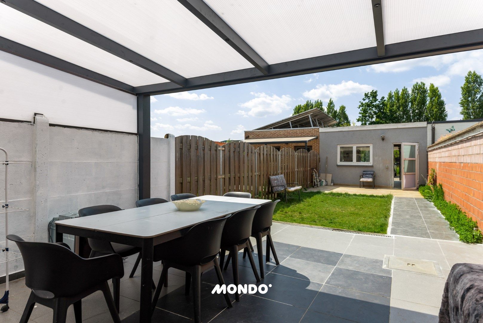instapklare rijwoning met garage en zonnige tuin in Rumst foto 3