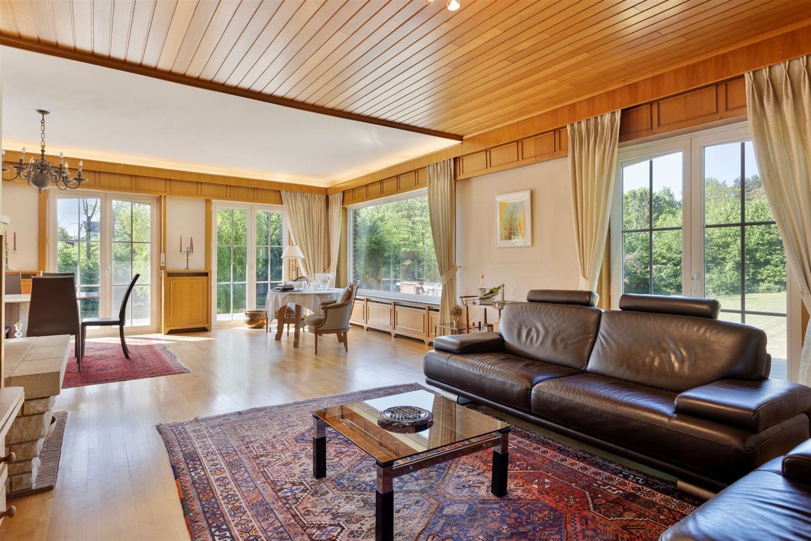 Ruime achterin gelegen villa met 5 slaapkamers op prachtig terrein van 40a foto 10