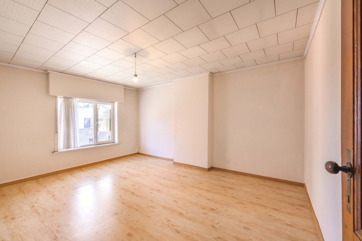 Halfopen woning met ruime tuin in centrum Ruiselede. foto 15