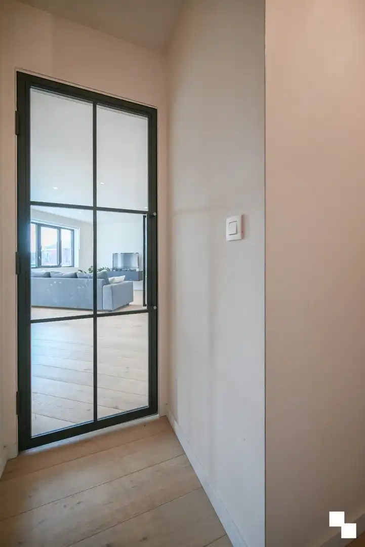 Tweeslaapkamer appartement met garage nabij het centrum van Izegem foto 15