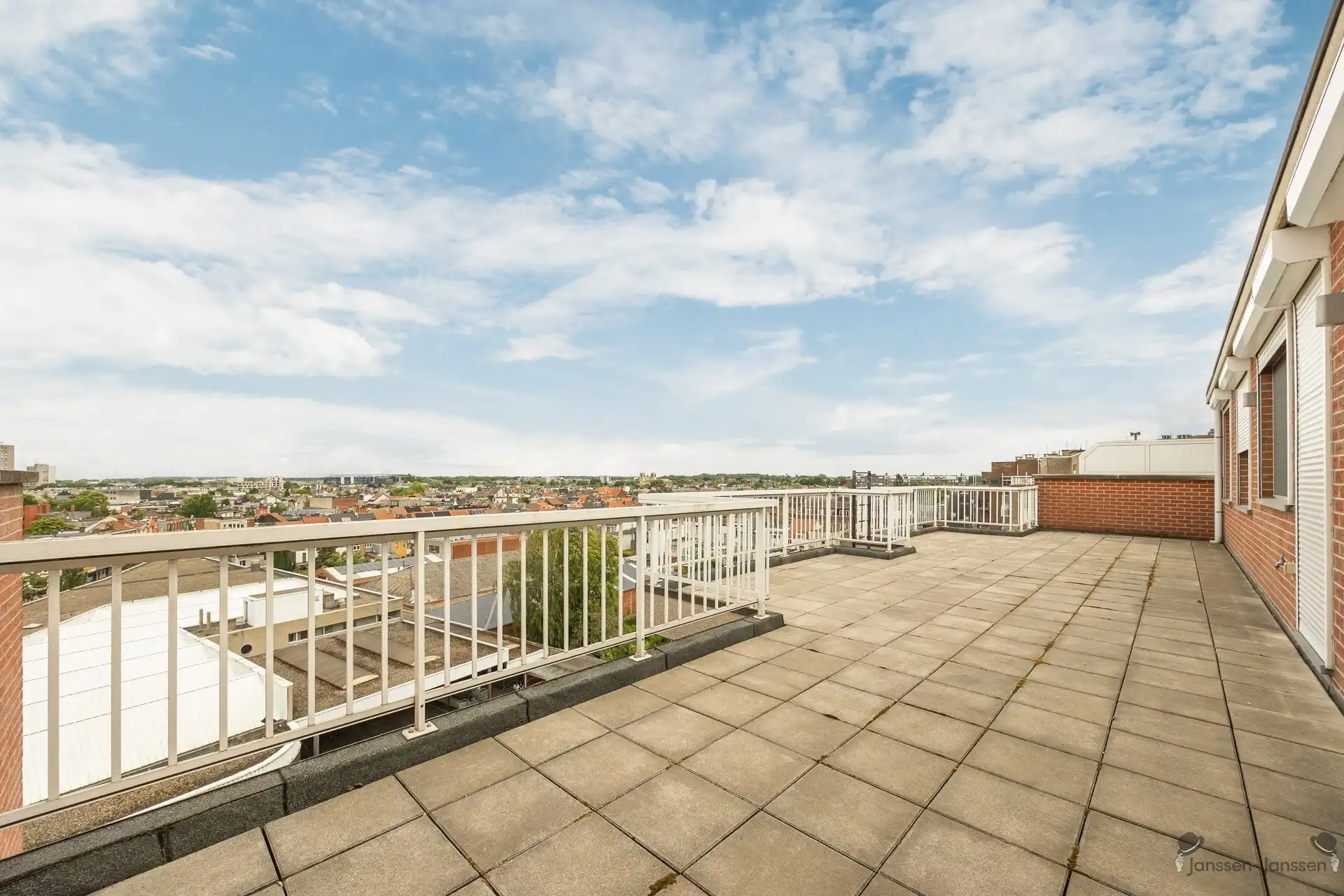 Lichtrijk penthouse met ruime terrassen en panoramisch uitzicht! foto 4