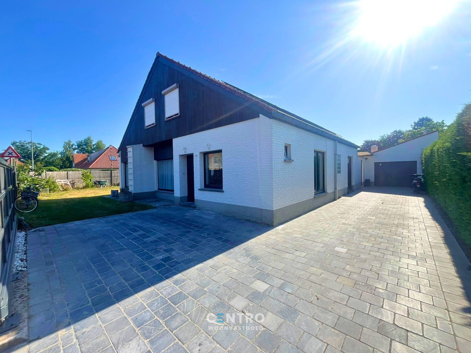 Ruime, instapklare WONING met 5/6 slaapkamers, badkamer, nieuwe keuken, grote garage en ZONNIGE tuin te Brugge (Sint-Kruis) foto 11