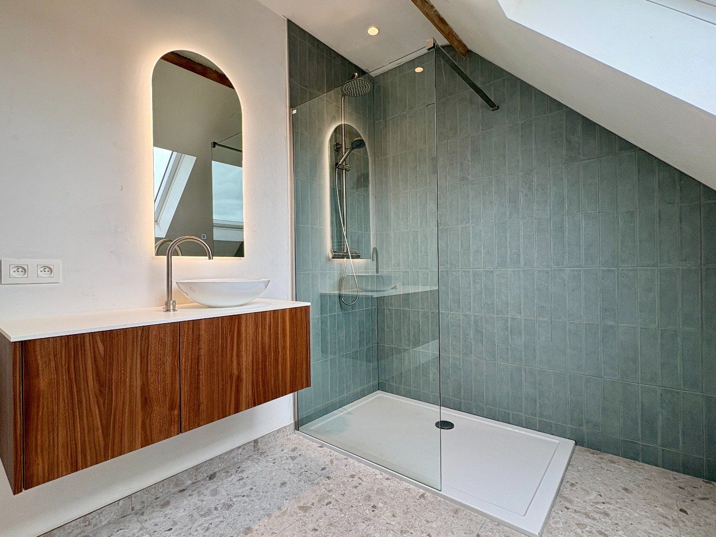 Hoogwaardige totaal renovatie te Kuurne. foto 21