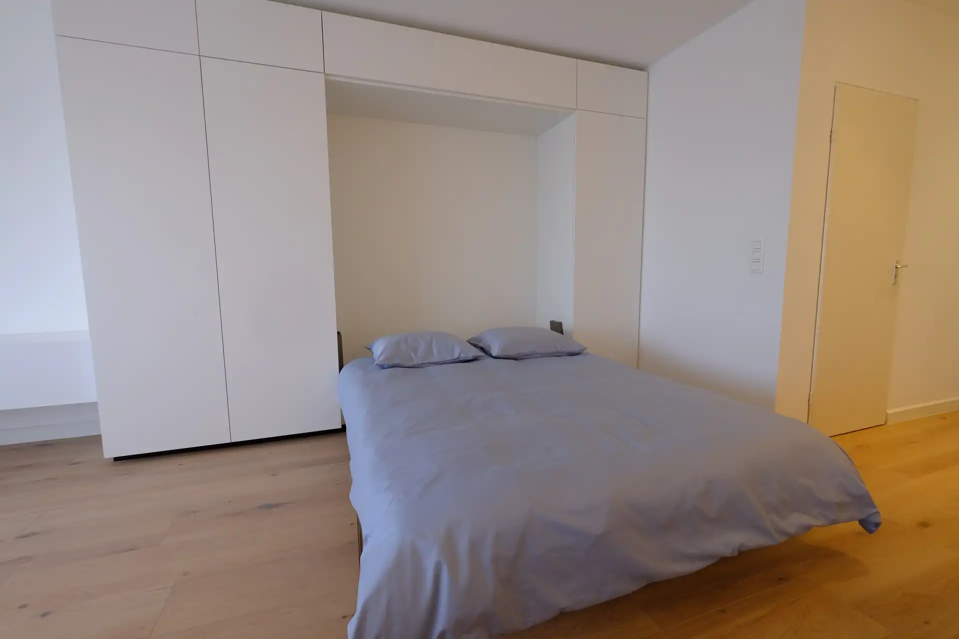 Gerenoveerde gemeubelde studio in centrum Hasselt met autostaanplaats foto 10