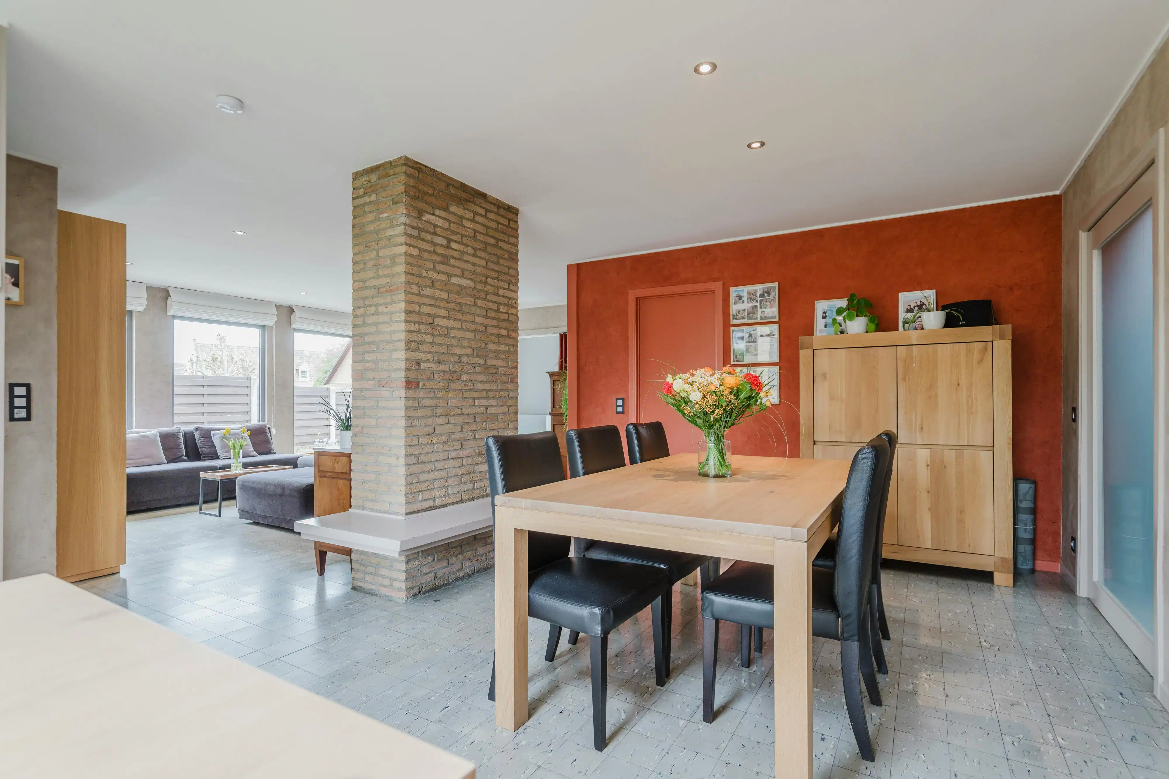 Instapklare bungalow op 749m² te koop in Wevelgem! foto 3