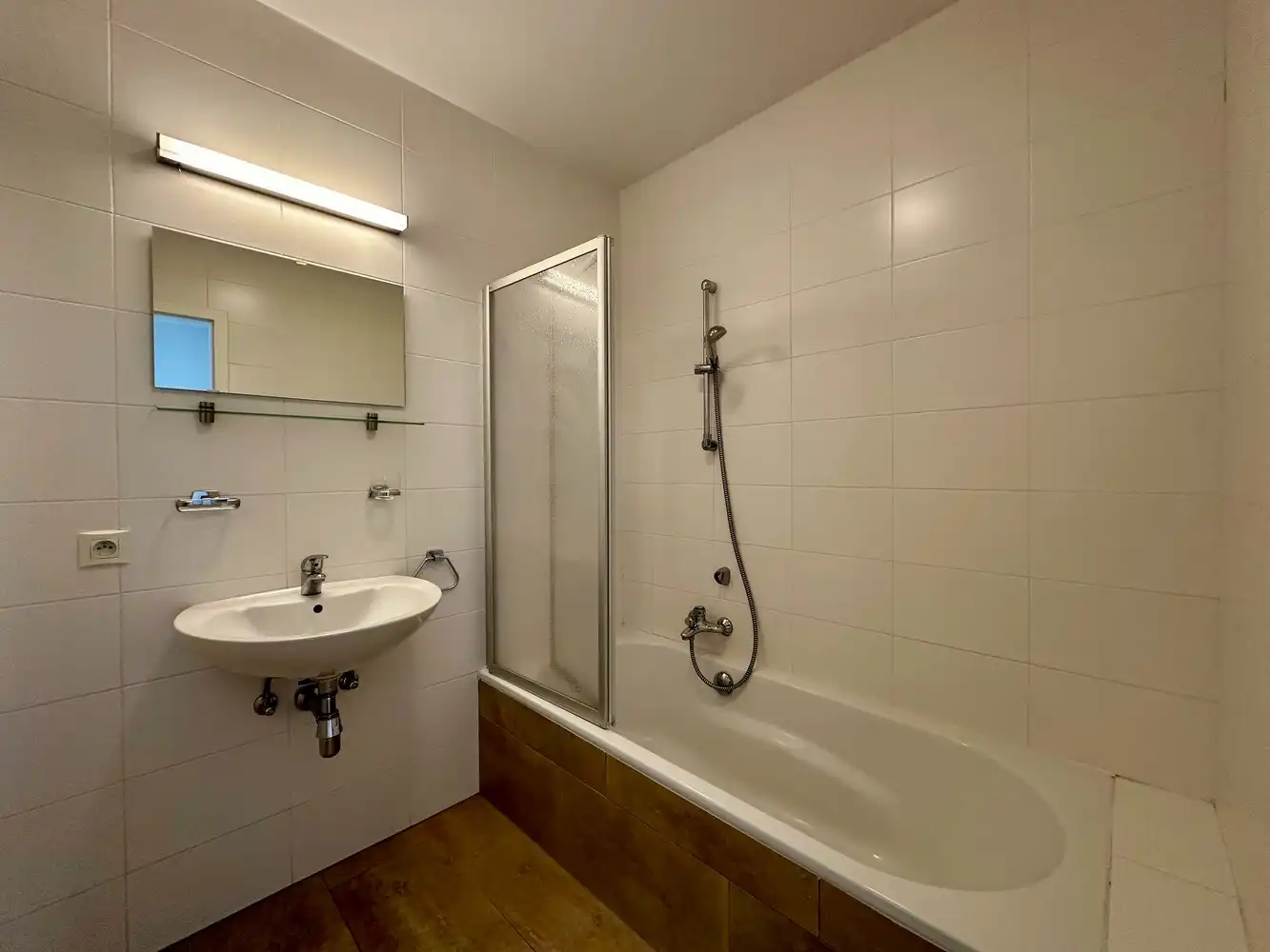 Appartement op centrale ligging te Sint-Andries foto 6