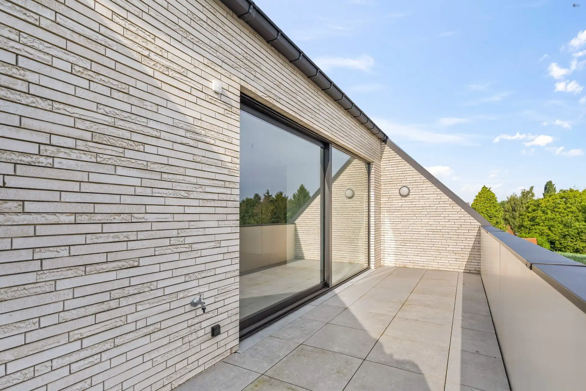 Ruim dakappartement met prachtig zicht op groen foto 7