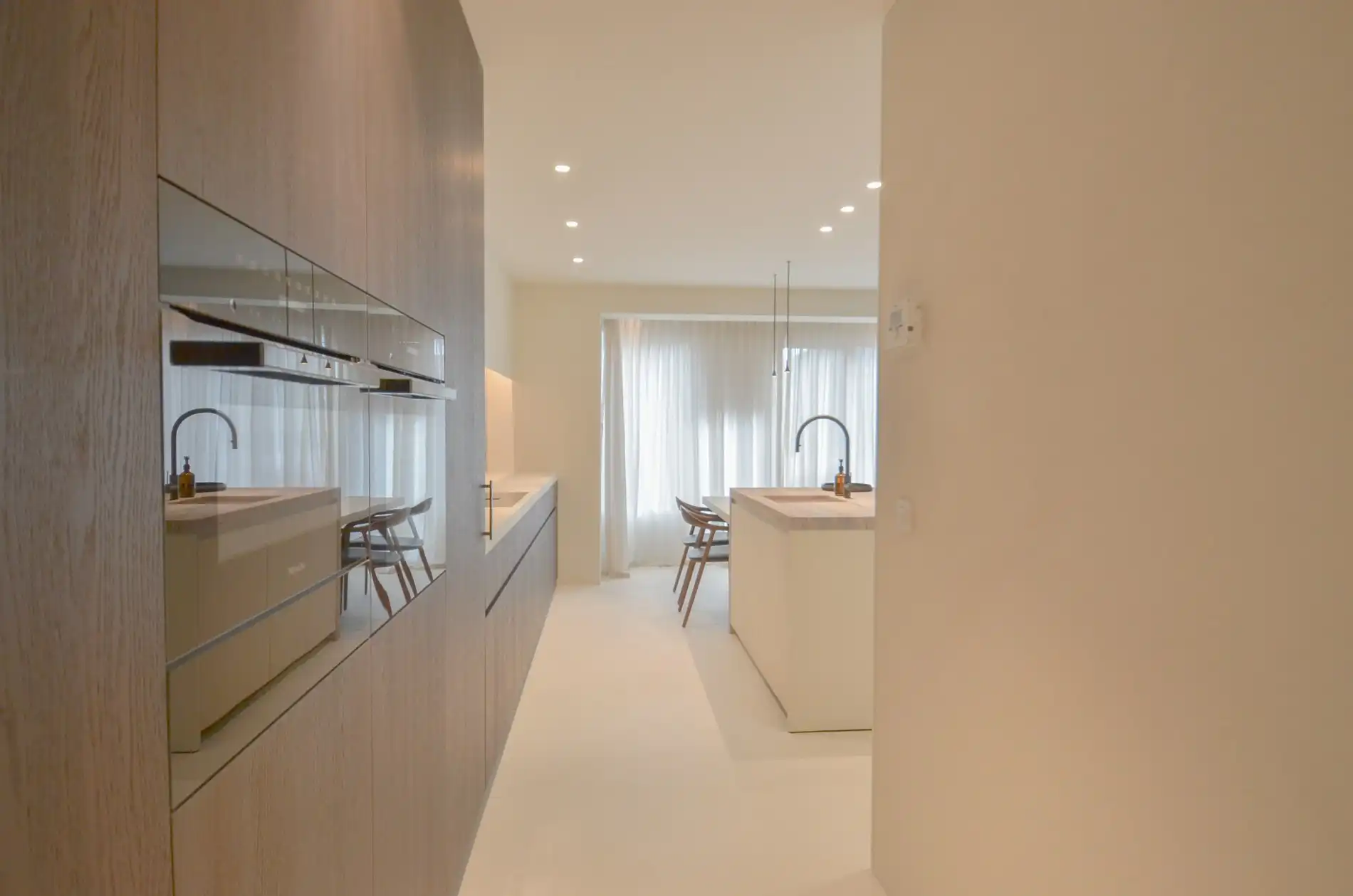 Uitzonderlijk, tijdloos volledig gerenoveerd appartement met een open zicht . foto 10