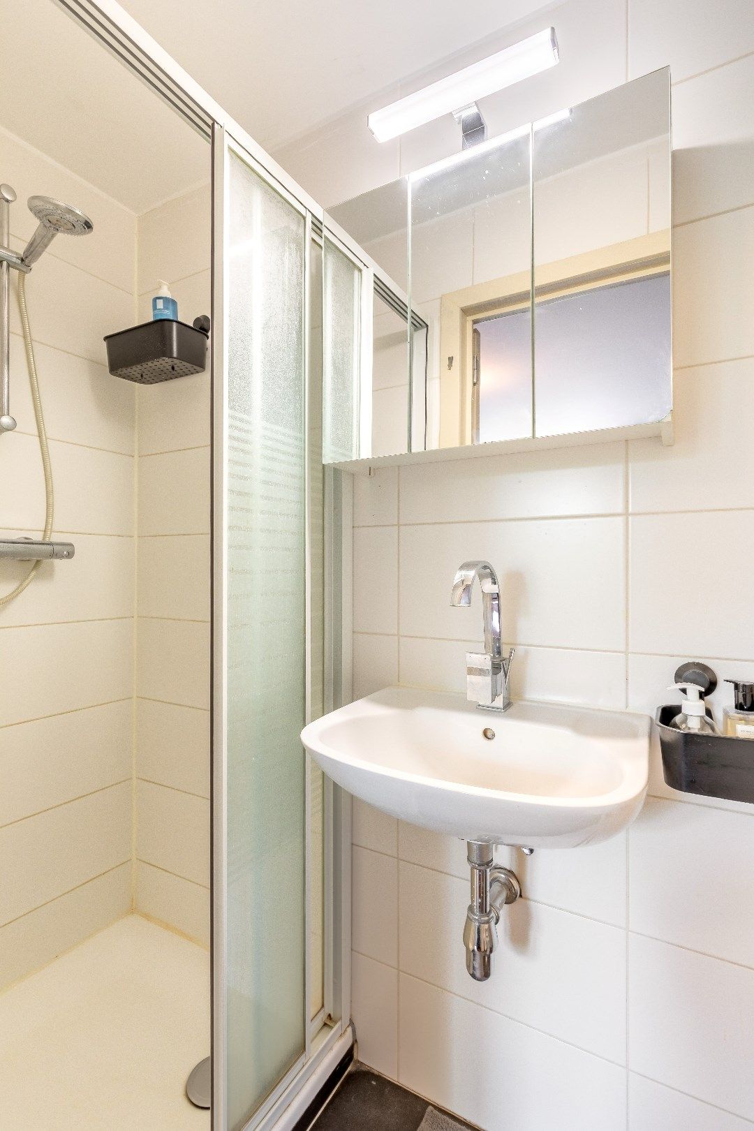 Studentenkamer met eigen sanitair. foto 4
