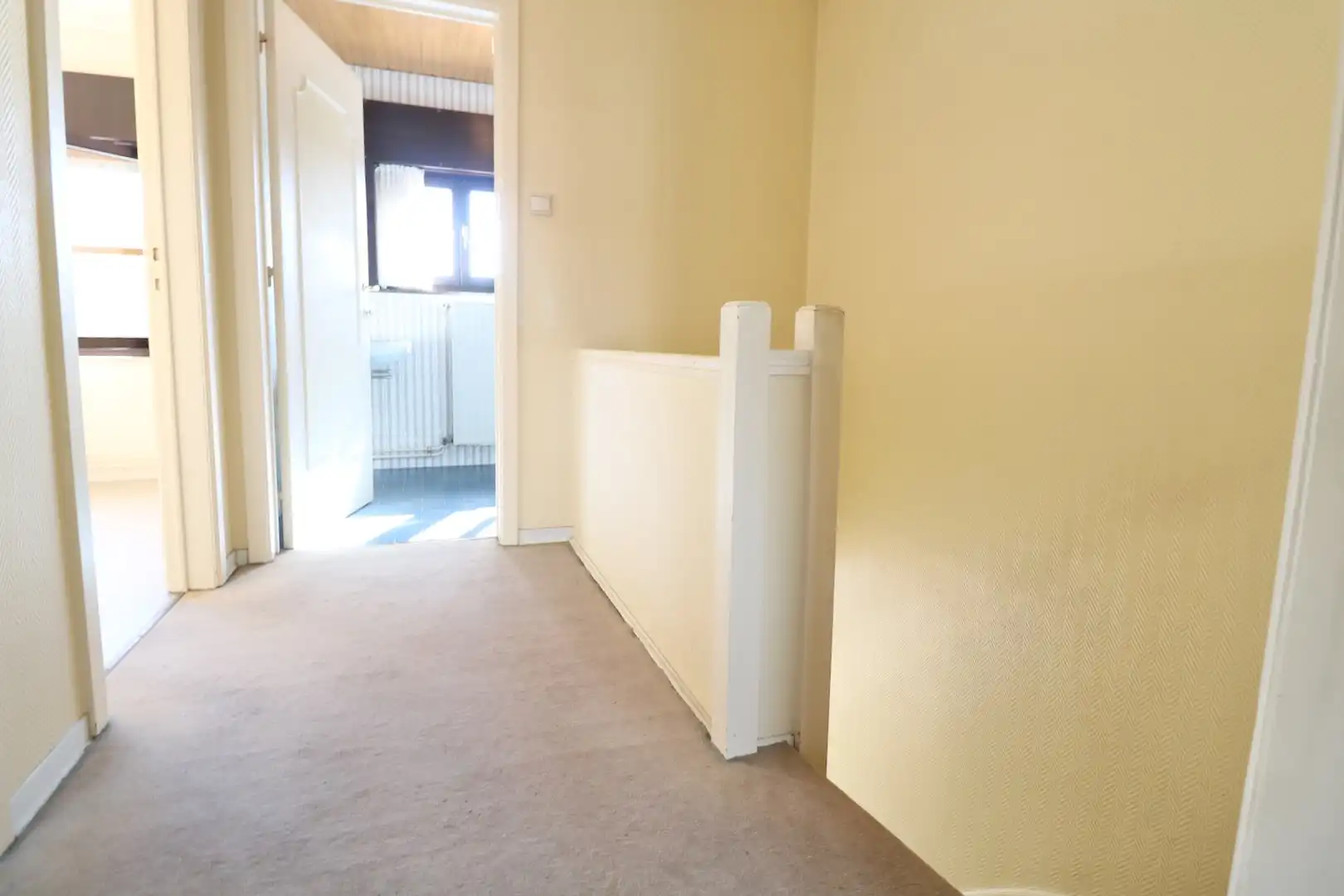 Goed onderhouden woning met tuin en garage in centrum Aalbeke. foto 13