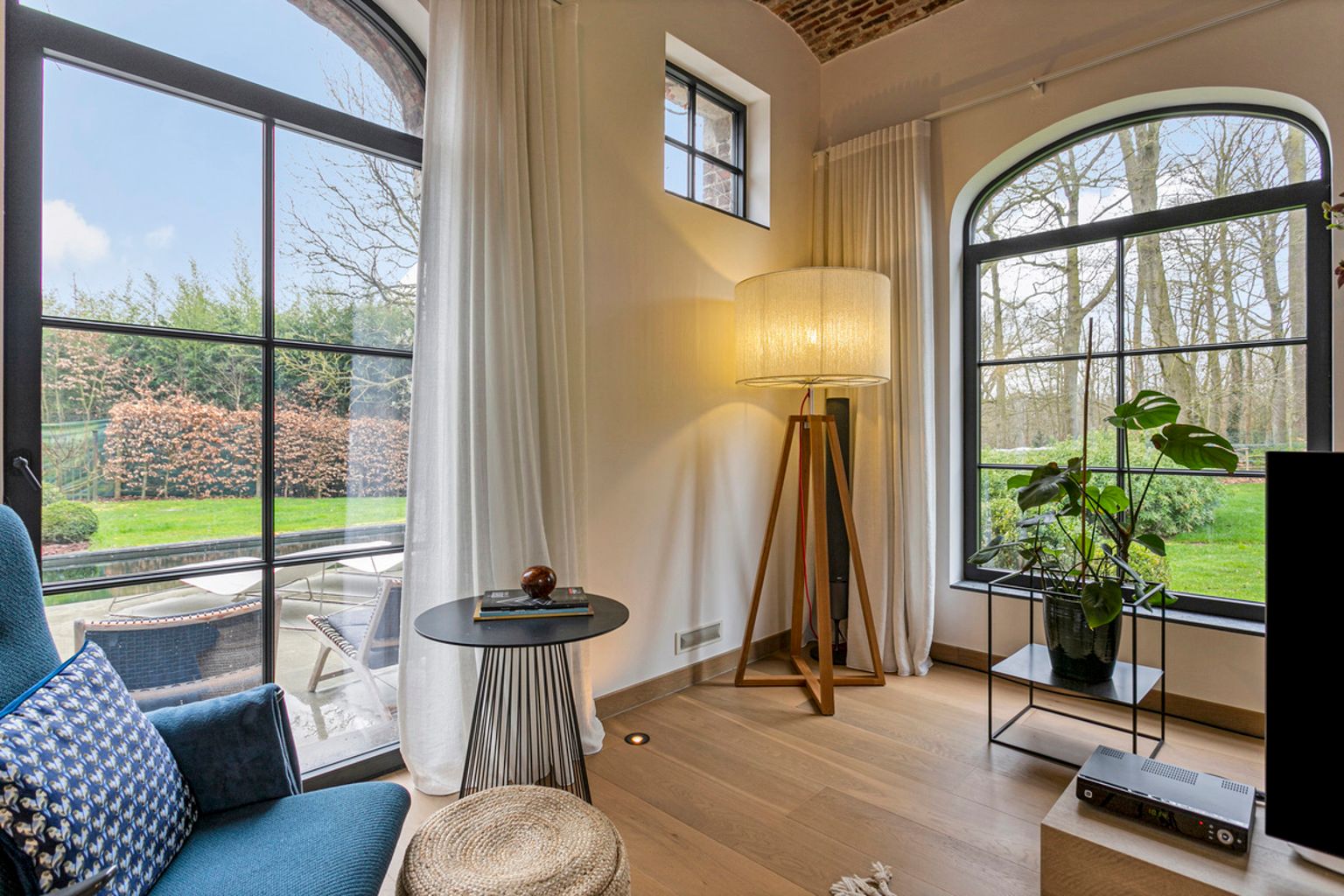 LUXUEUS EN EXCLUSIEF LANDHUIS  MET PARKTUIN.  foto 4