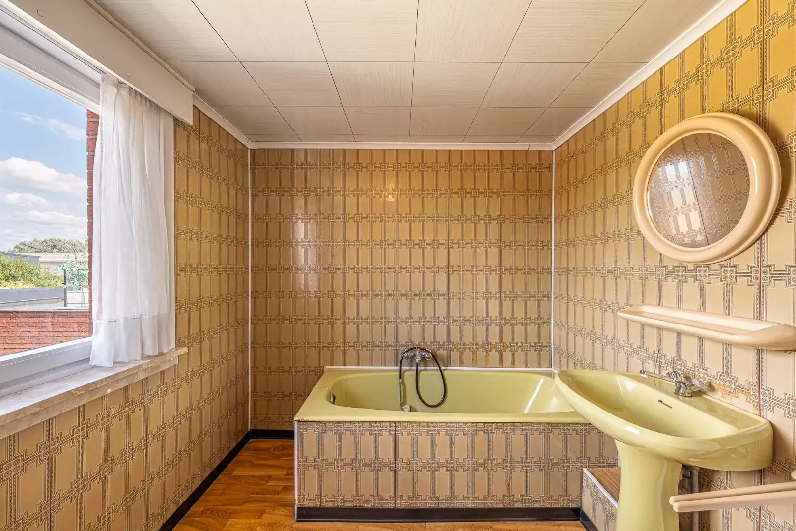 Open woning op een groot perceel in Moorslede-centrum foto 9