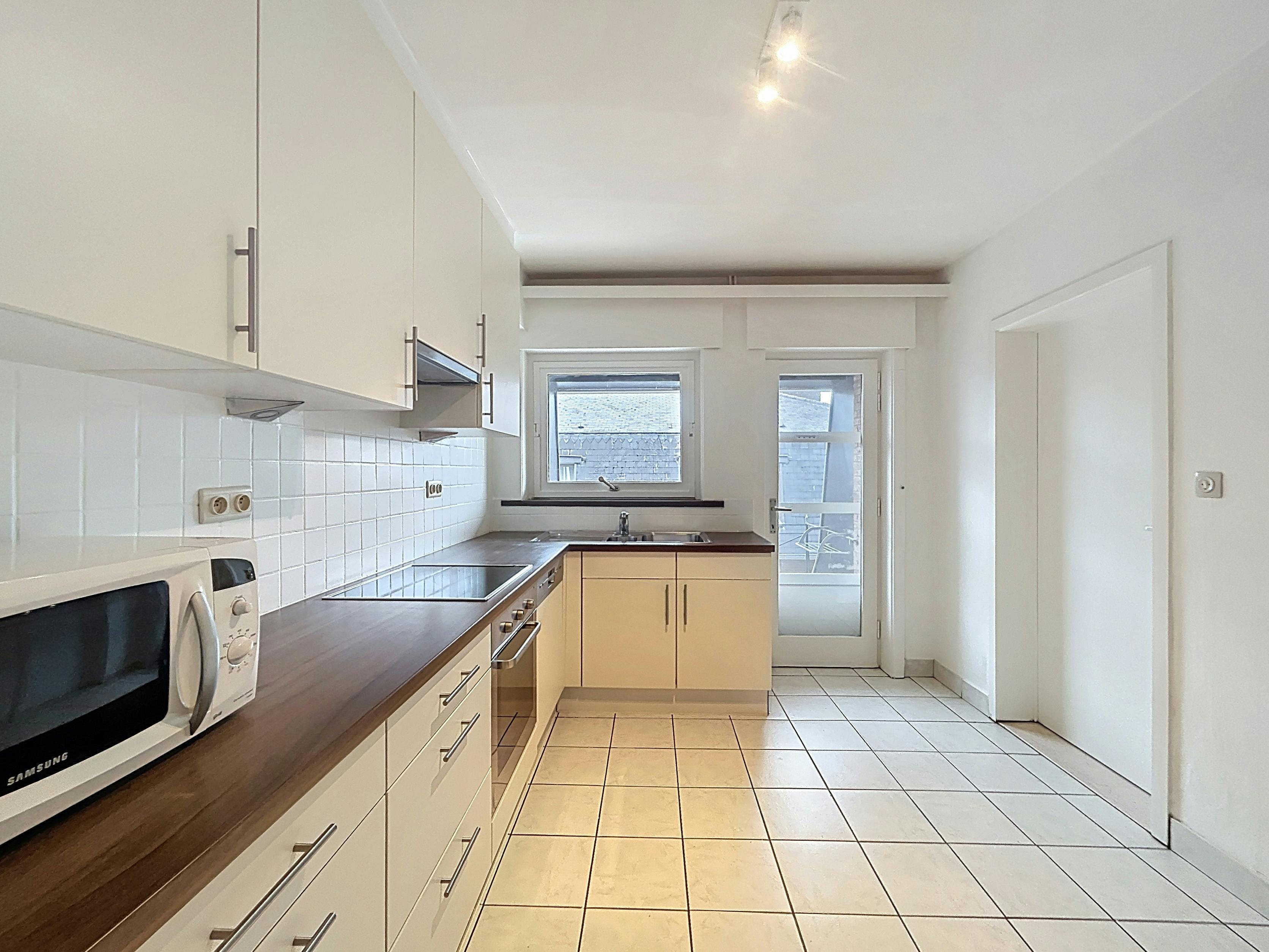 Ruim appartement met 3 kamers te huur in Harelbeke foto 5