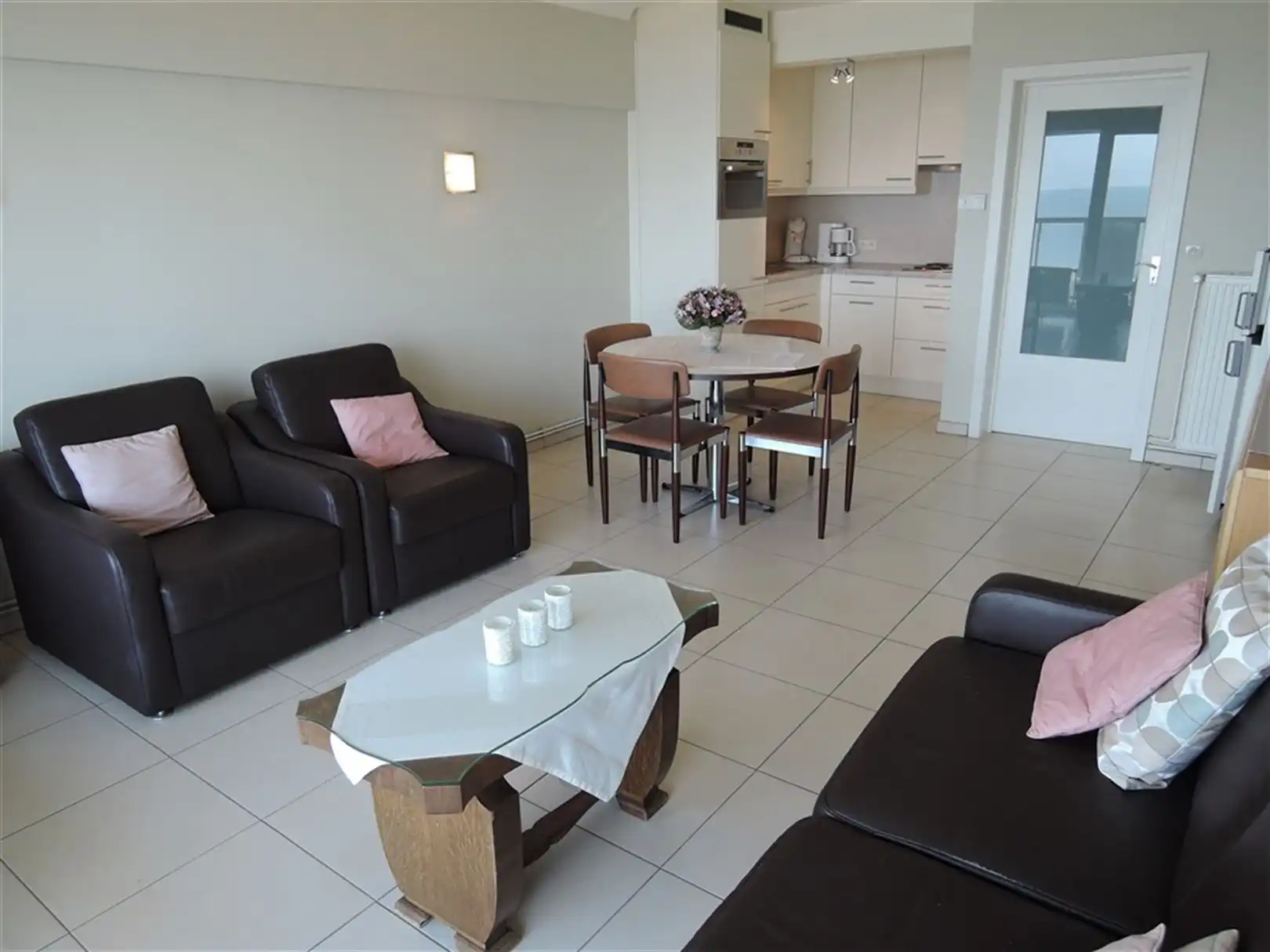 Gemeubeld 1-slaapkamer appartement met zeezicht foto 4