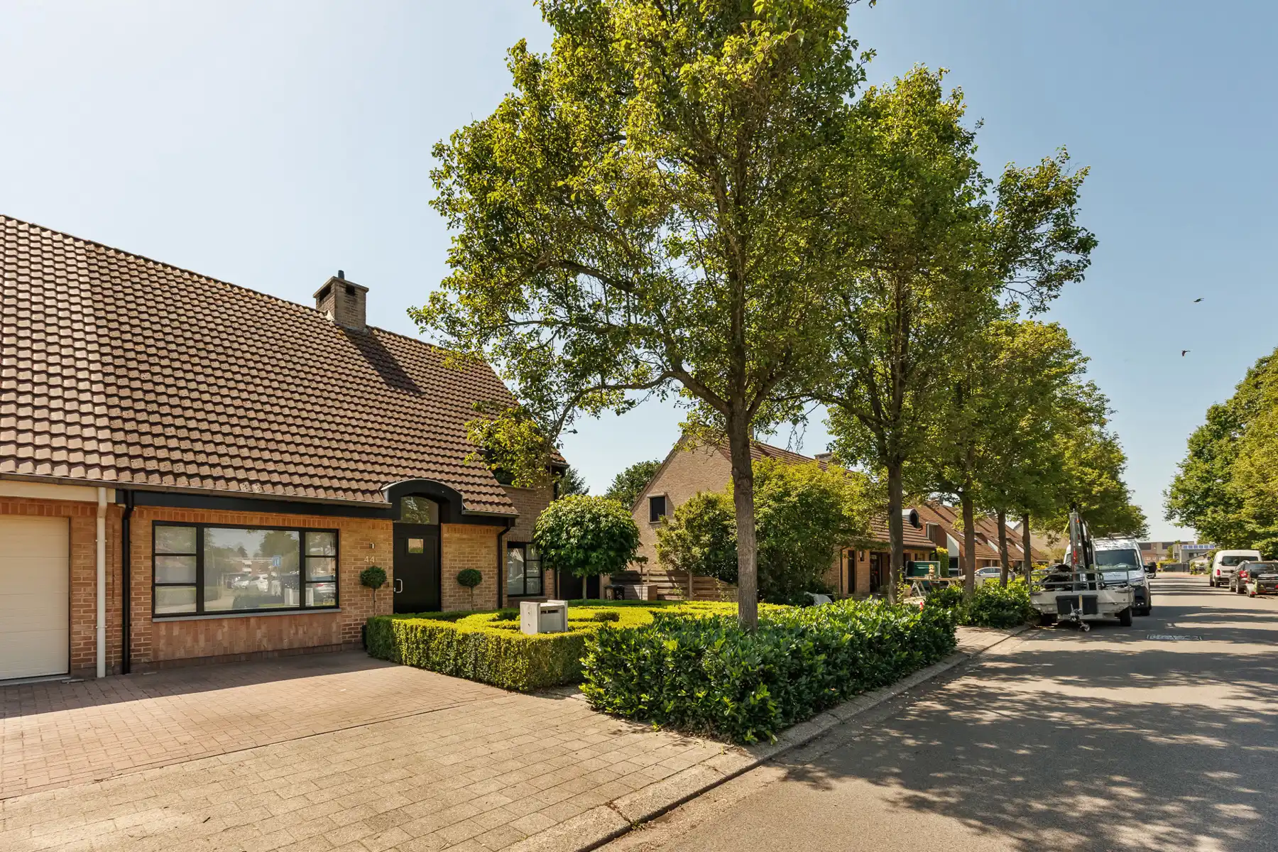 Halfopen bebouwing met zwembad nabij centrum van Stabroek! foto 18