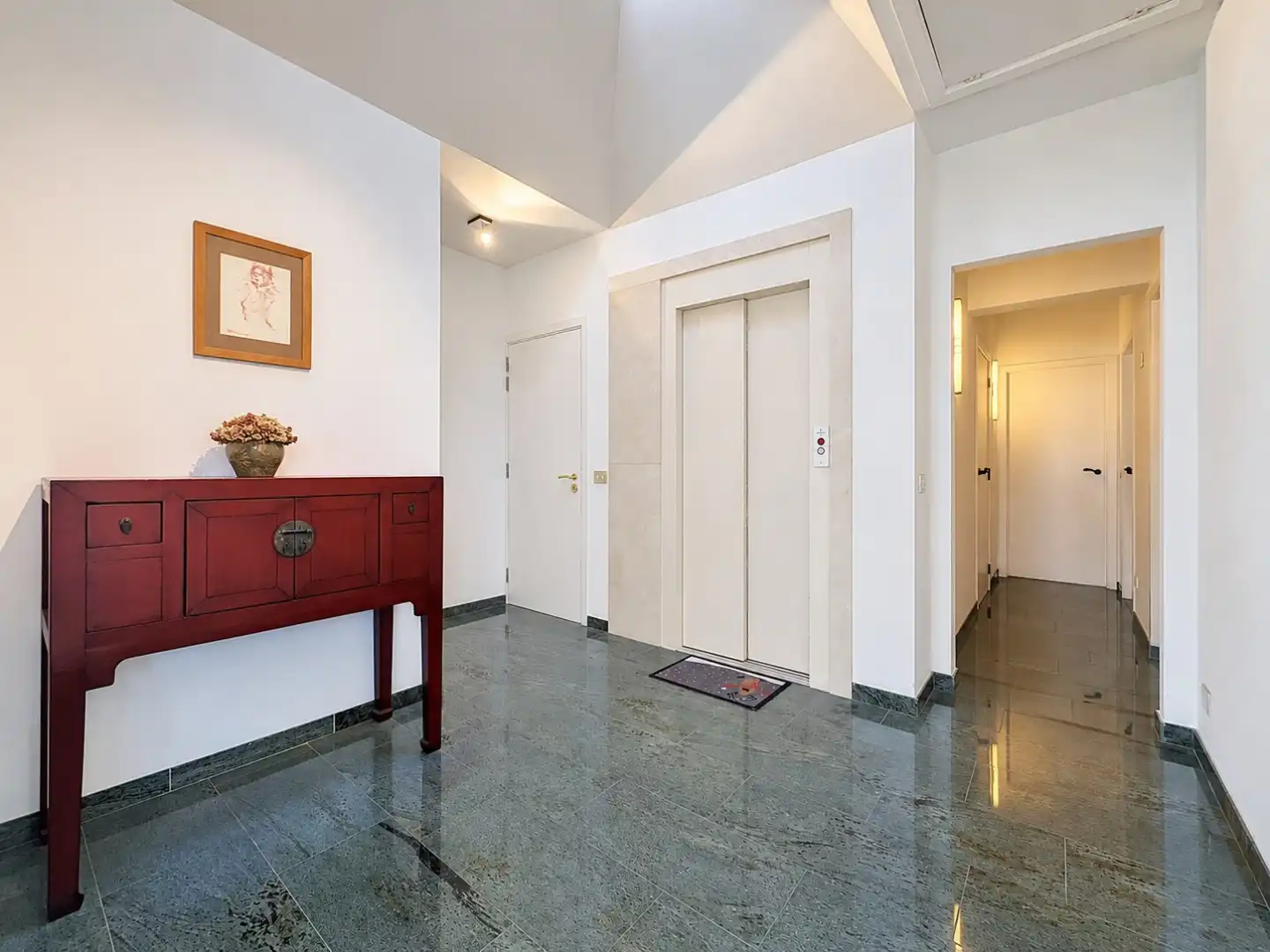 Unieke penthouse met vier terrassen en frontaal zeezicht te Sint-André (Oostduinkerke) foto 8