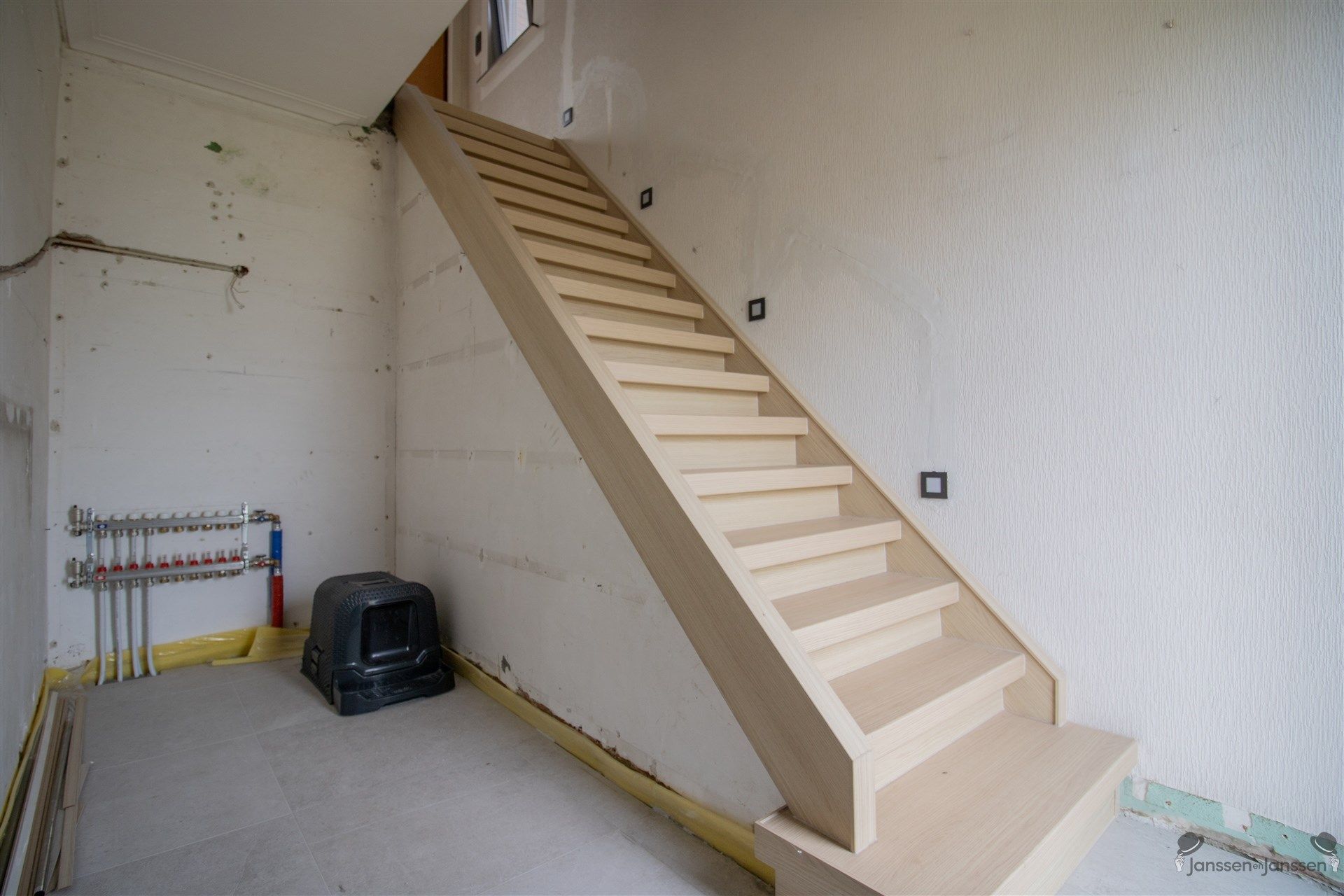 Verder af te werken, deels gerenoveerde vrijstaande woning met 3 slaapkamers op 632 m² foto 8