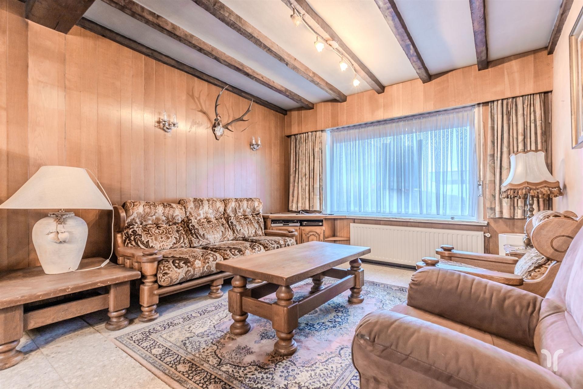 Woning en bouwgrond gelegen op een rustige ligging. foto 3