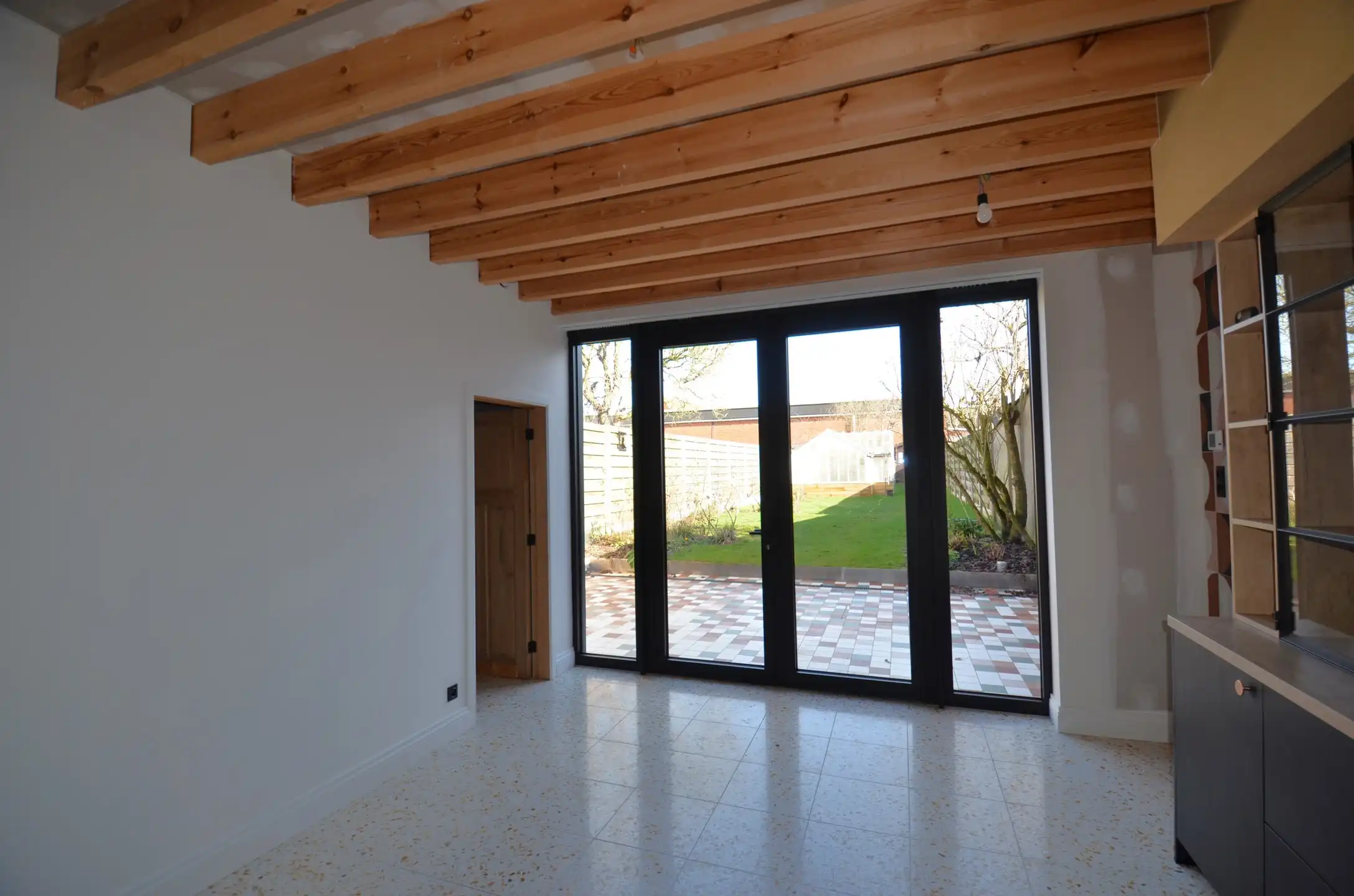 Zeer ruime karaktervolle rijwoning foto 12