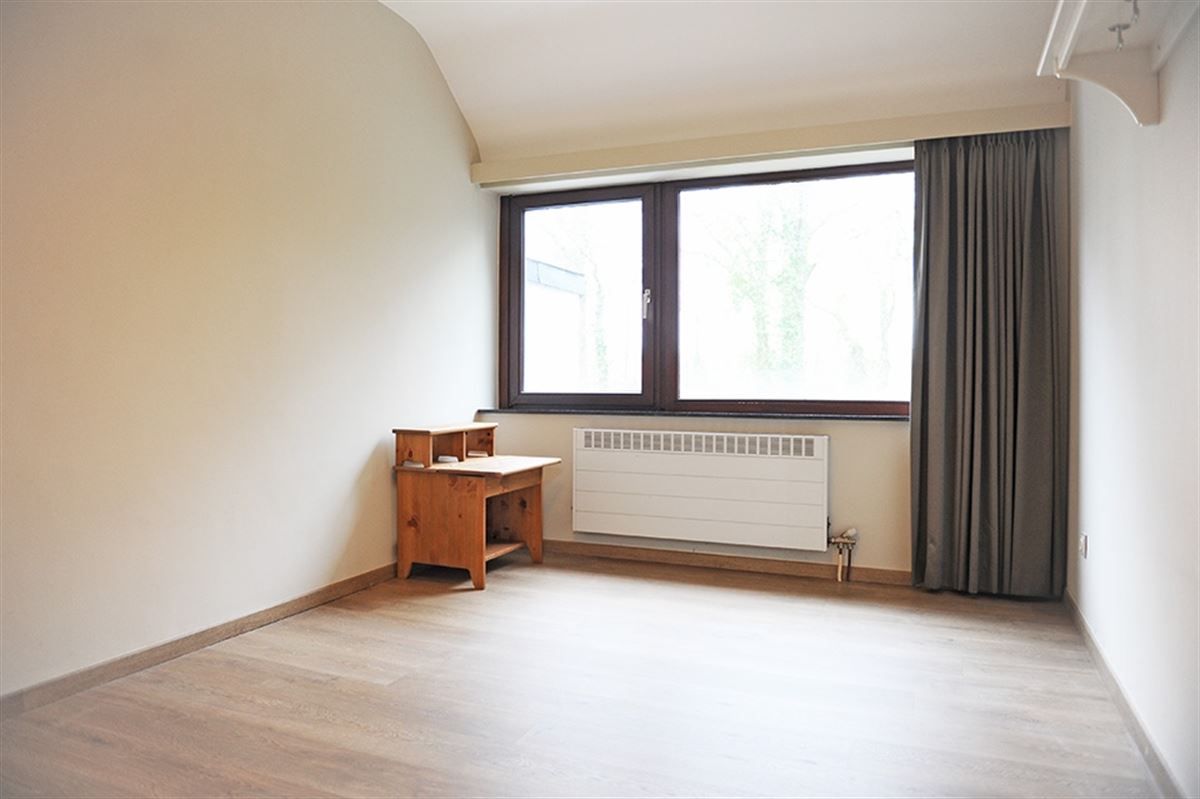 Op te frissen villa op toplocatie foto 17