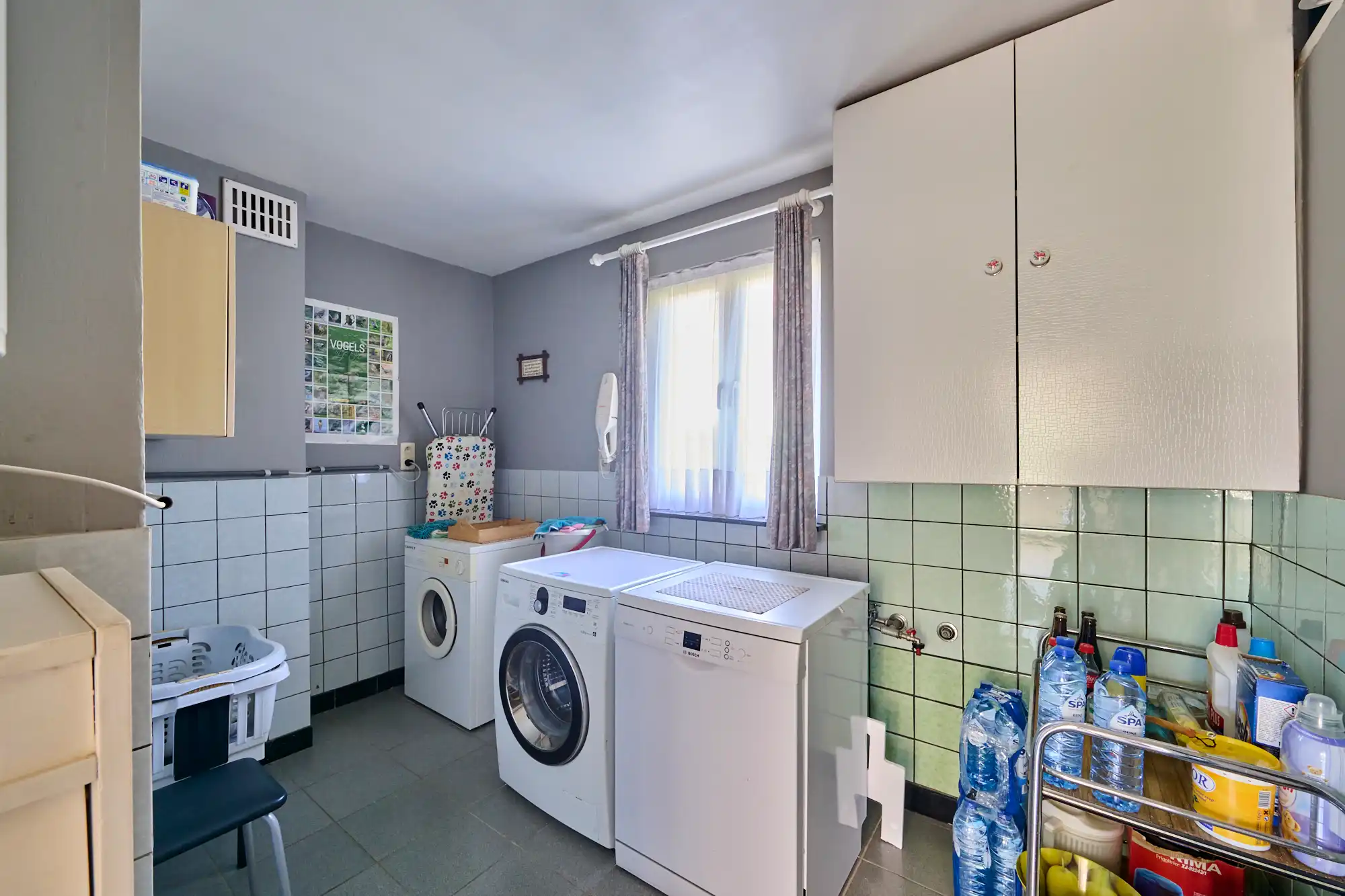 Rustig gelegen te renoveren woning op perceel van 10a50ca foto 9